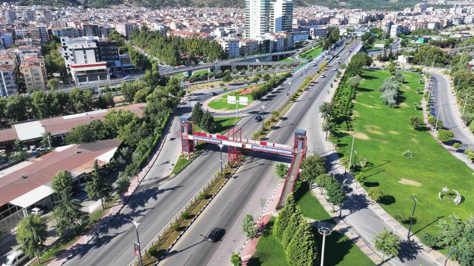 Manisa B&uuml;y&uuml;kşehir&rsquo;den Kuşlubah&ccedil;e&rsquo;deki &uuml;st ge&ccedil;ide asans&ouml;r kolaylığı