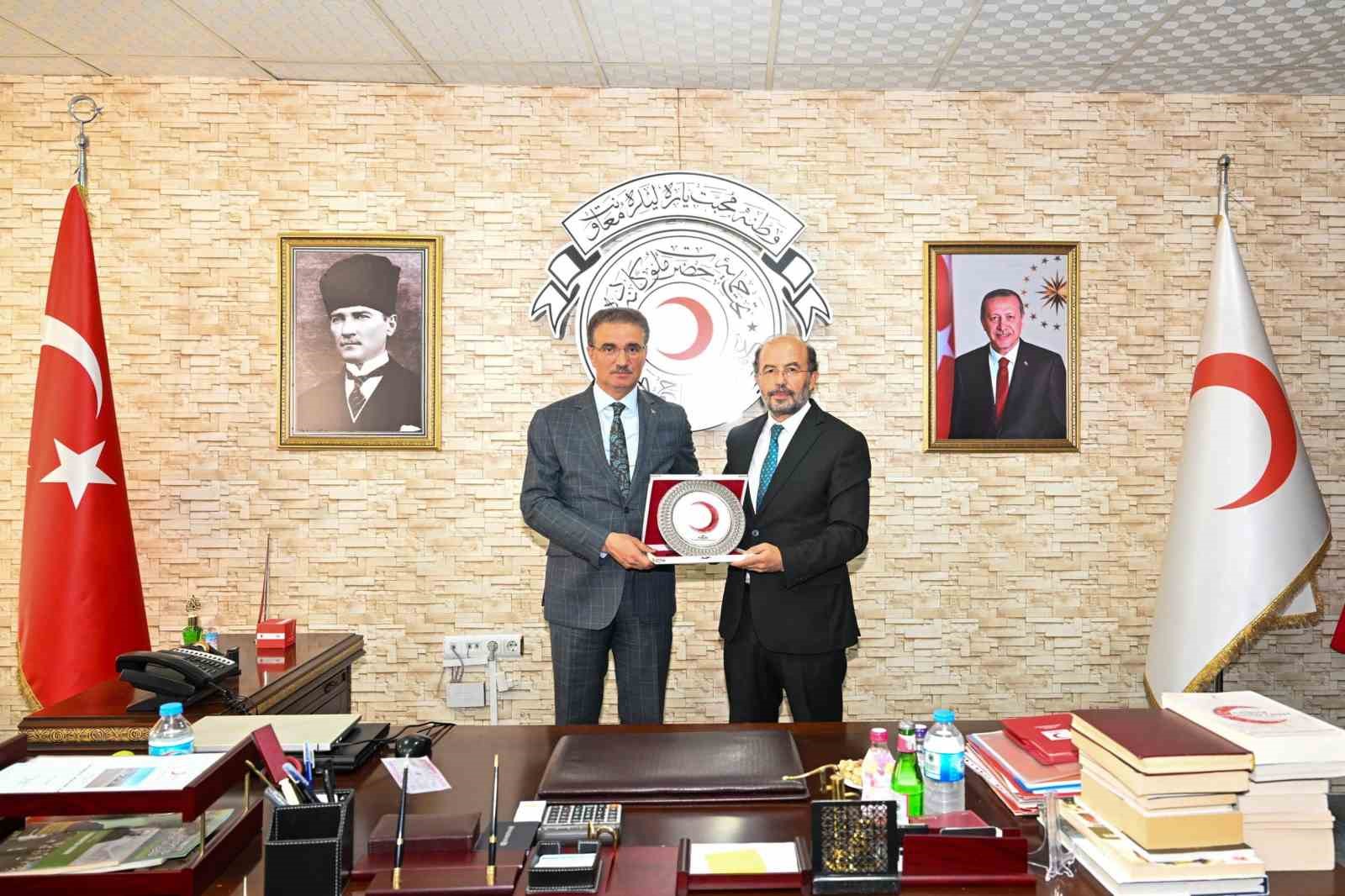 Vali Aydın Baruş Kızılay’da
