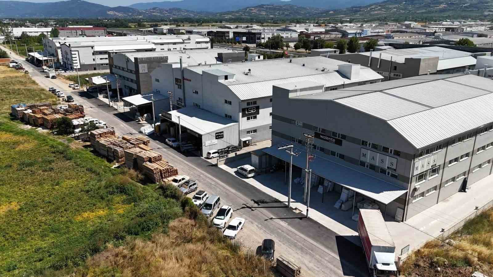 İnegöl Belediyesi asfaltlama çalışmasına devam ediyor