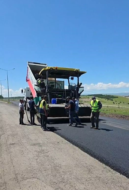 Ardahan’da sıcak asfalt seferberliği