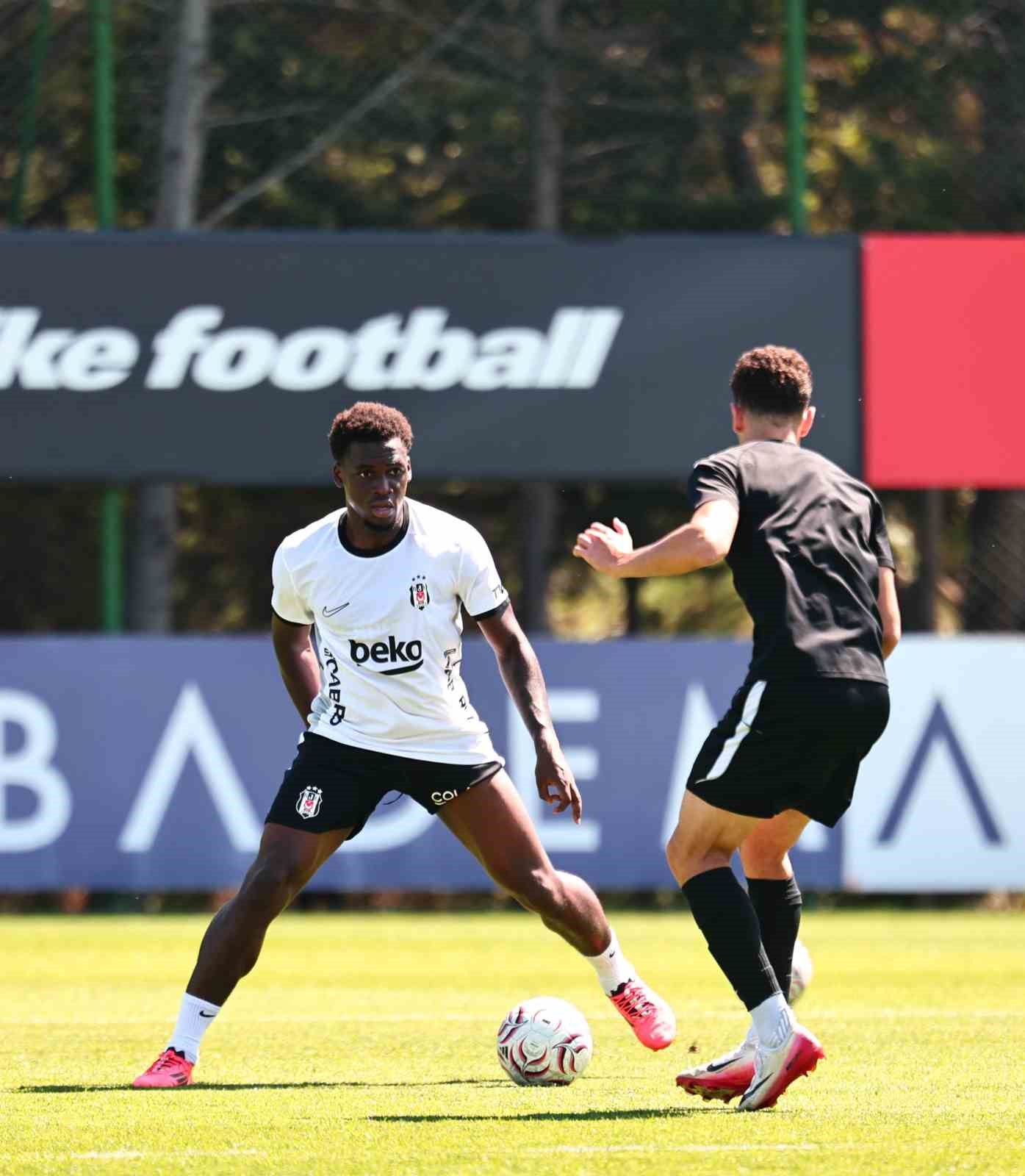Beşiktaş, Fenerbahçe maçı hazırlıklarına başladı