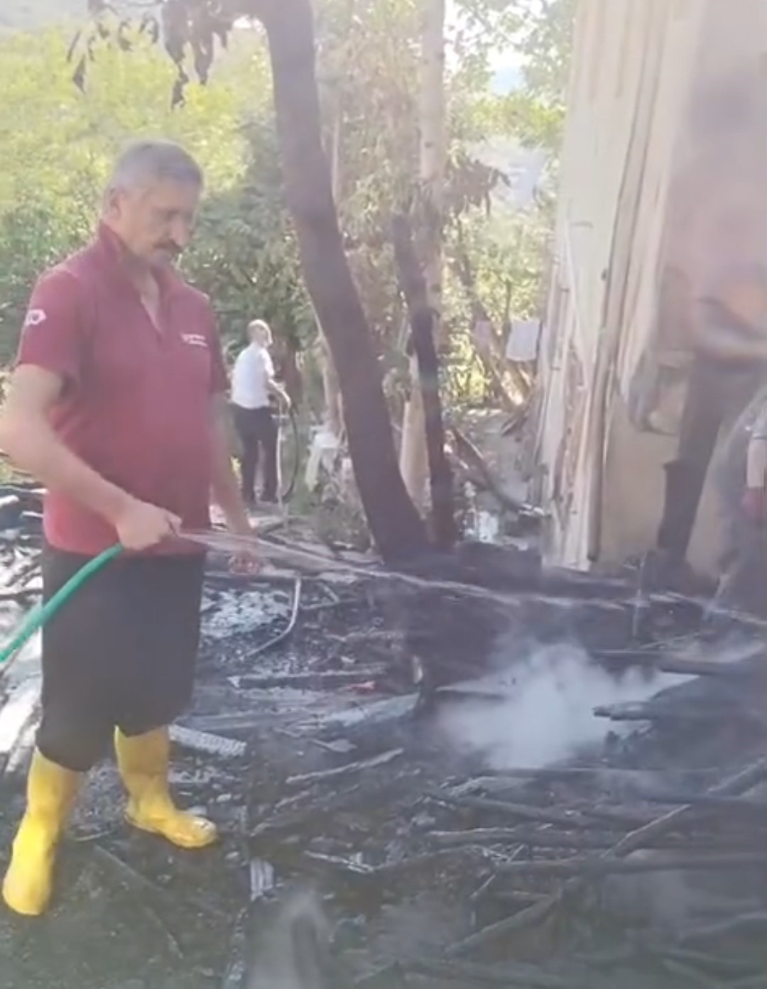 Bartın’da korkutan yangın büyümeden söndürüldü