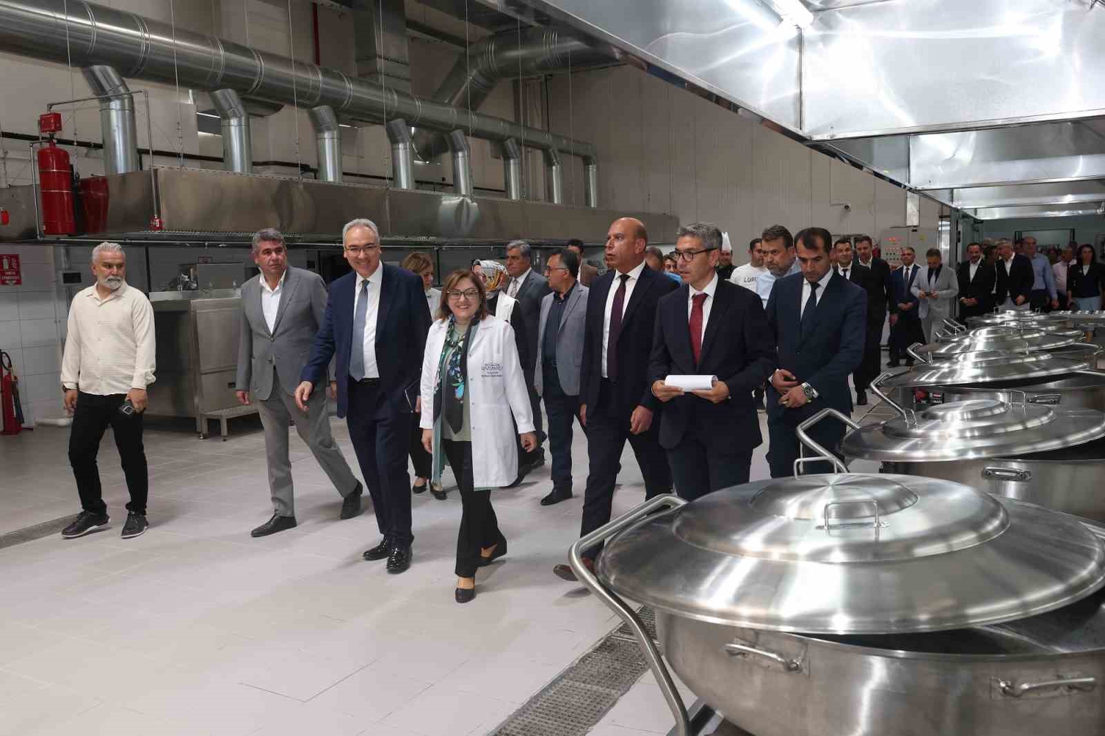 Gaziantep B&uuml;y&uuml;kşehir&rsquo;in modern aşevi tamamlandı