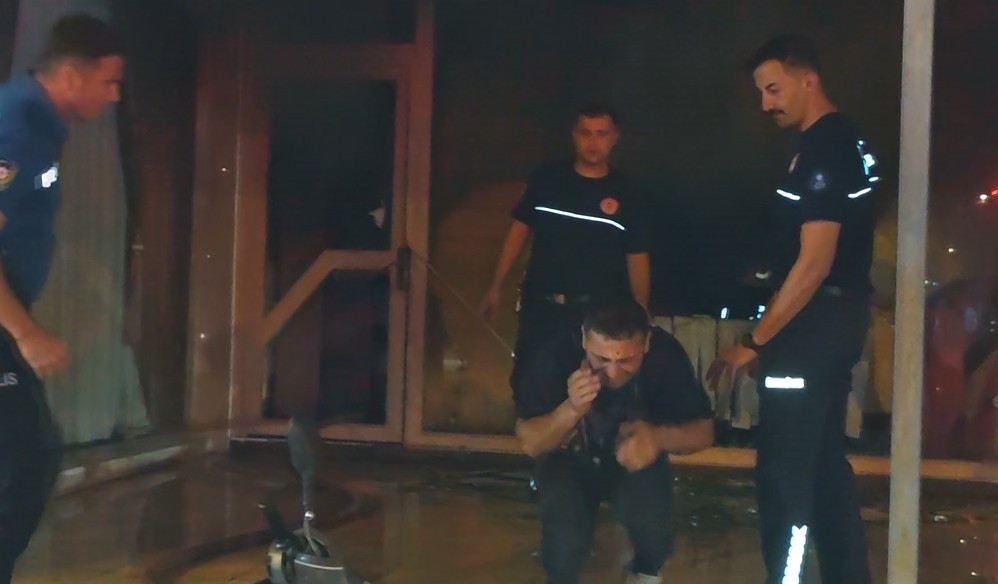 Ekmek teknesinin yandığını görünce gözyaşlarına boğuldu