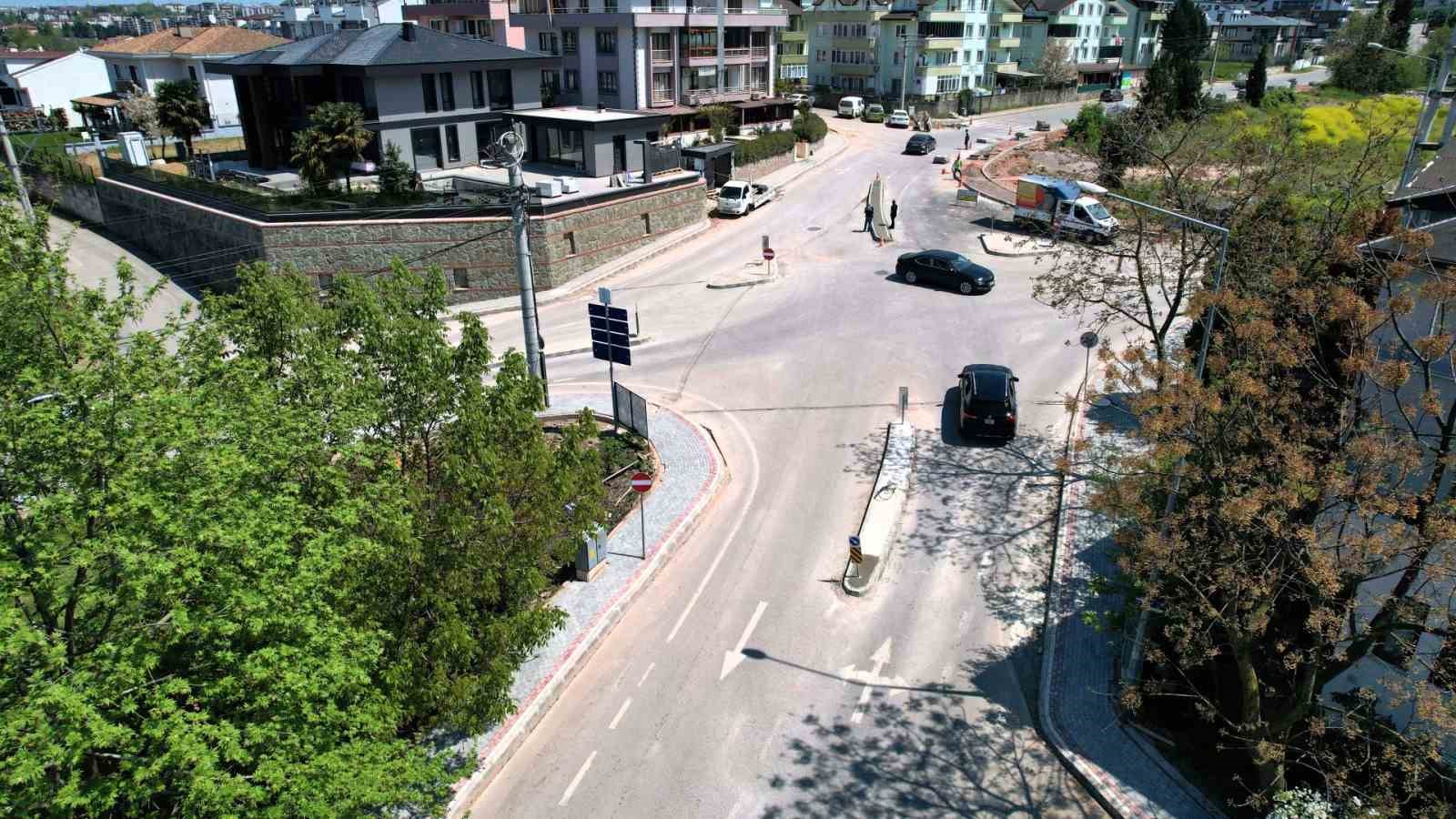 Başiskele&rsquo;de trafiği rahatlatacak kavşak d&uuml;zenlemesinde sona yaklaşılıyor
