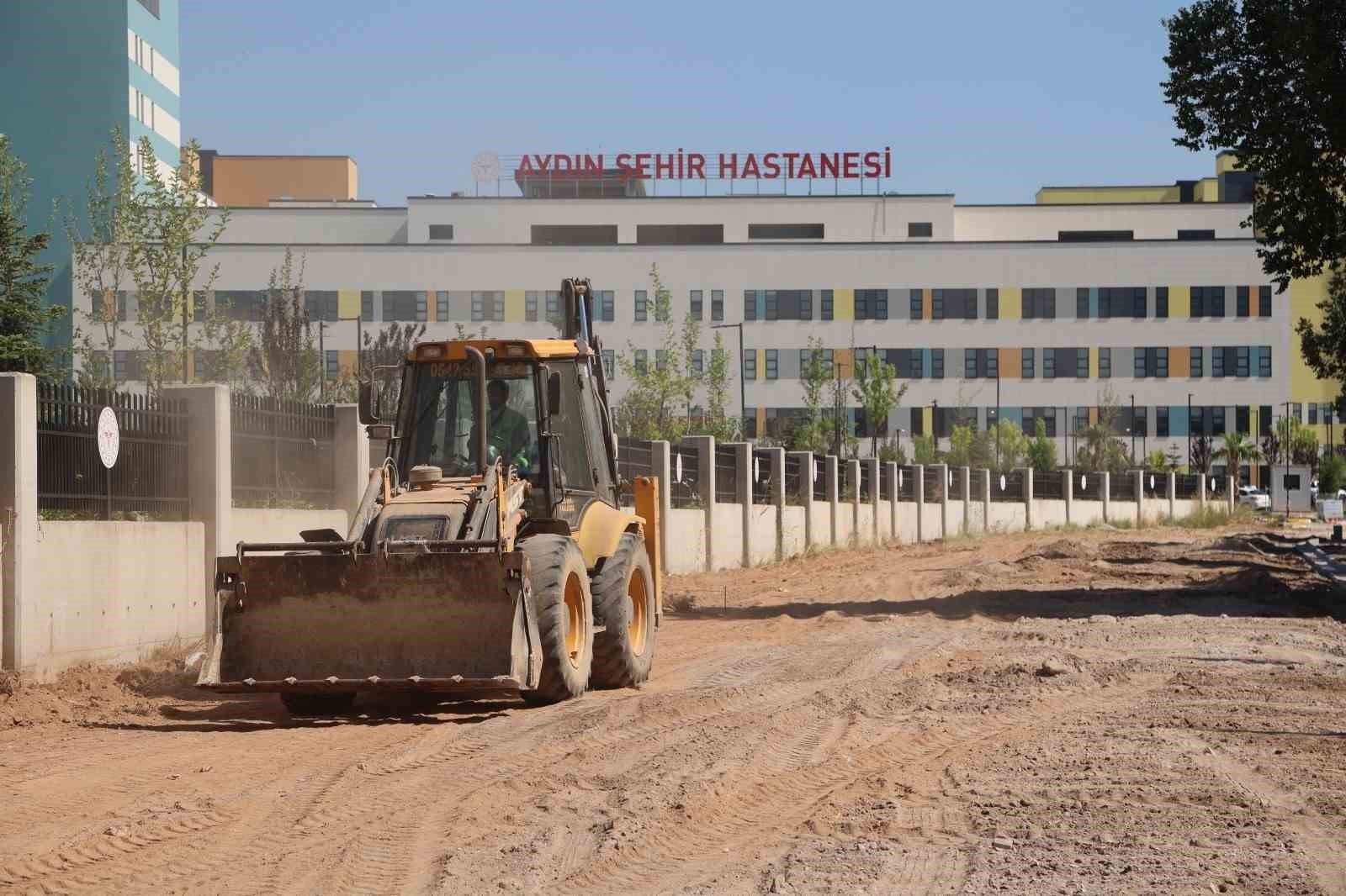 Efeler Belediyesi&rsquo;nden Şehir Hastanesi yolunda &ccedil;alışma