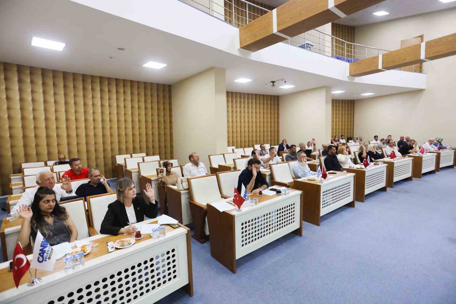 Başkan Sandık&ccedil;ı: "&Uuml;niversiteyi kazanan t&uuml;m Canikli gen&ccedil;lerimize burs veriyoruz"