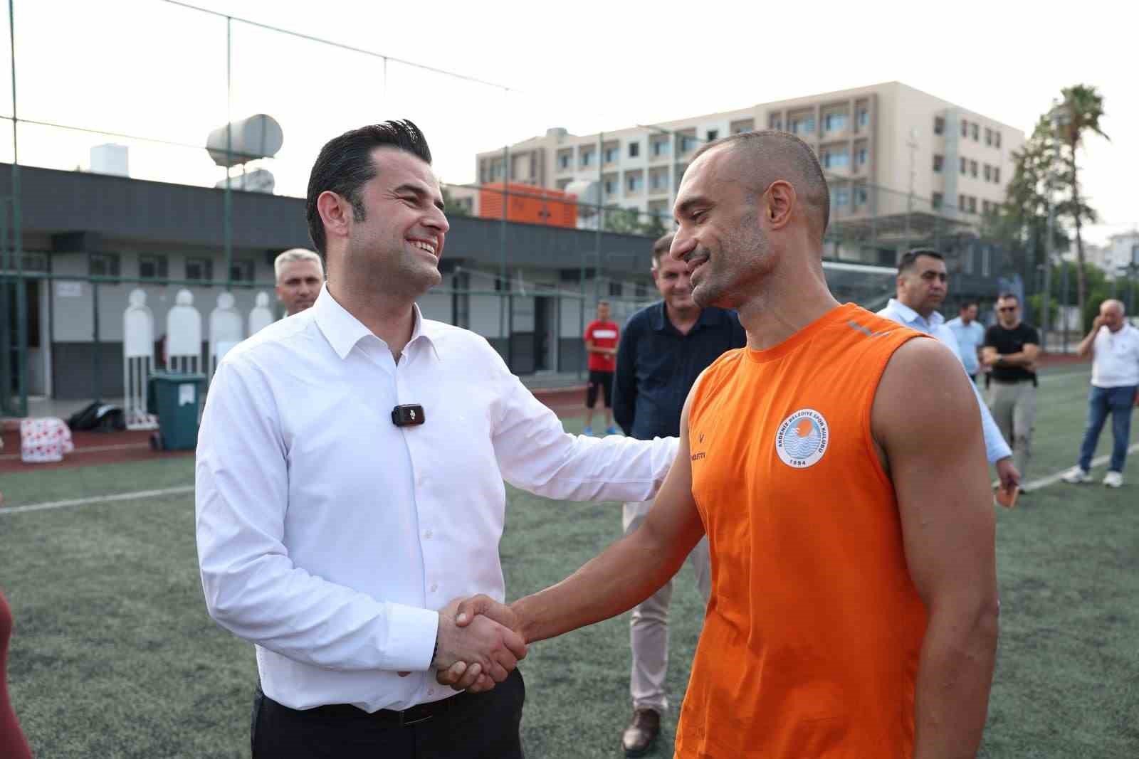 Akdeniz Belediye Spor yeni sezon öncesi moral depoladı