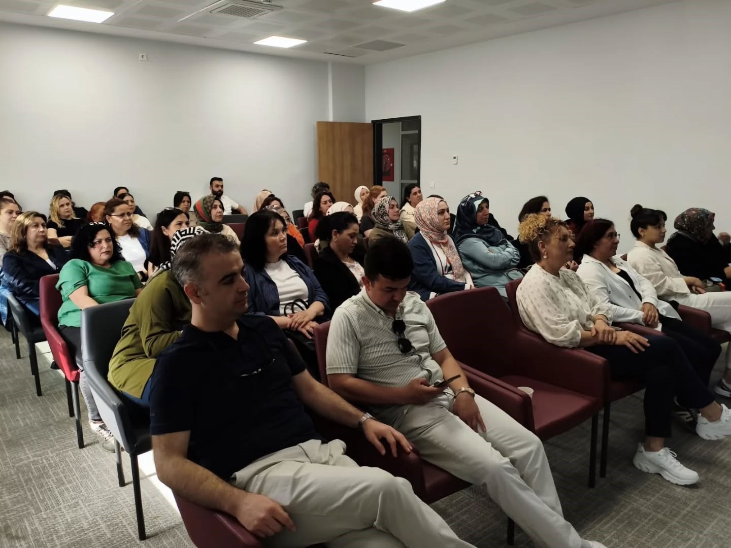 Nazilli&rsquo;de sağlık &ccedil;alışanlarına "Kronik Hastalıklar" eğitimi verildi