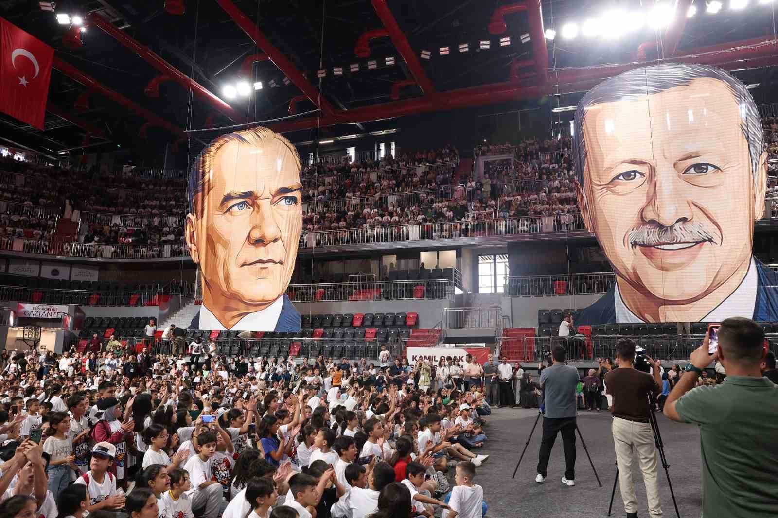 Gaziantep’te yaz okulları kapanış programı düzenledi