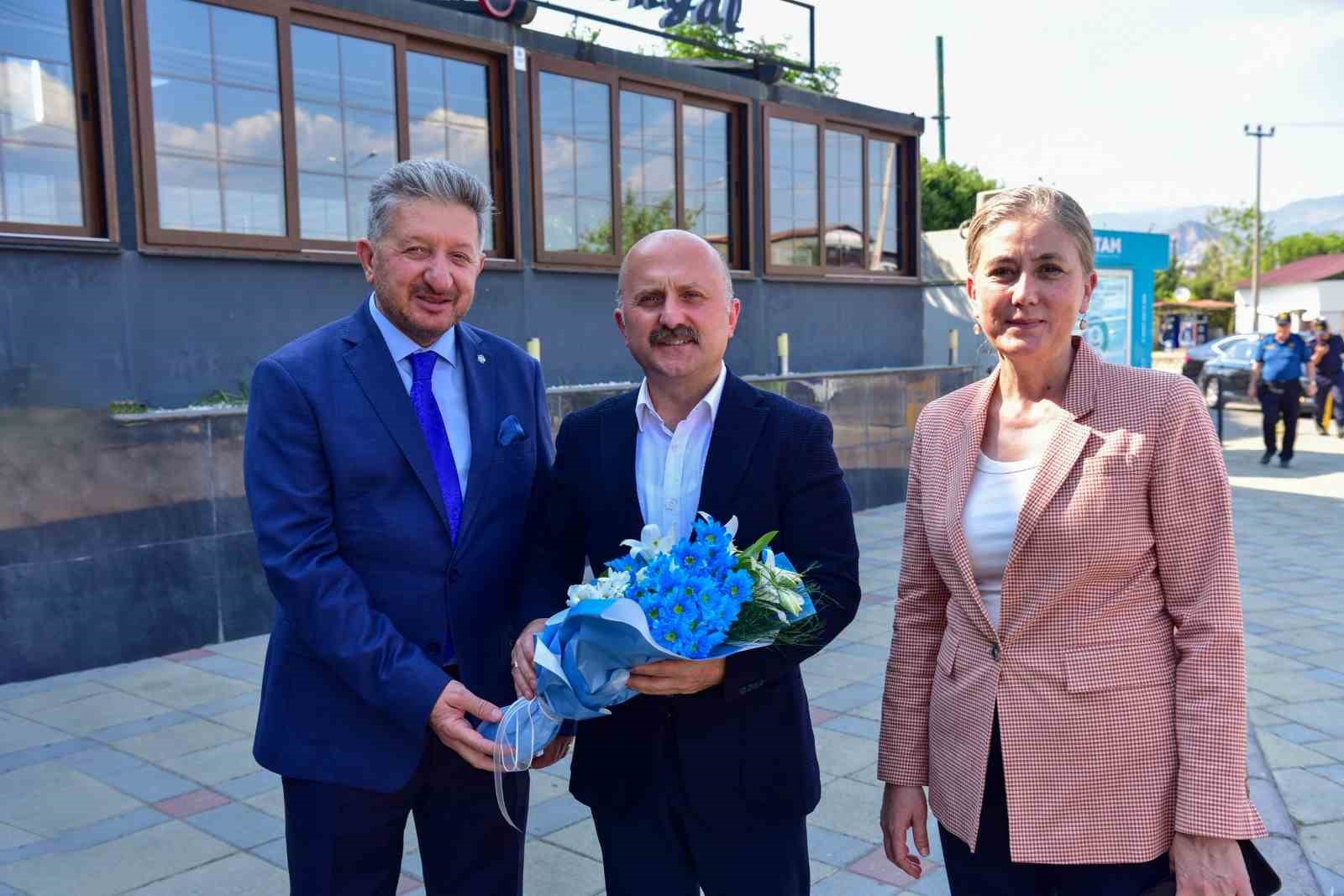 Vali Varol Nazilli Ticaret Odası&rsquo;na iade-i ziyarette bulundu