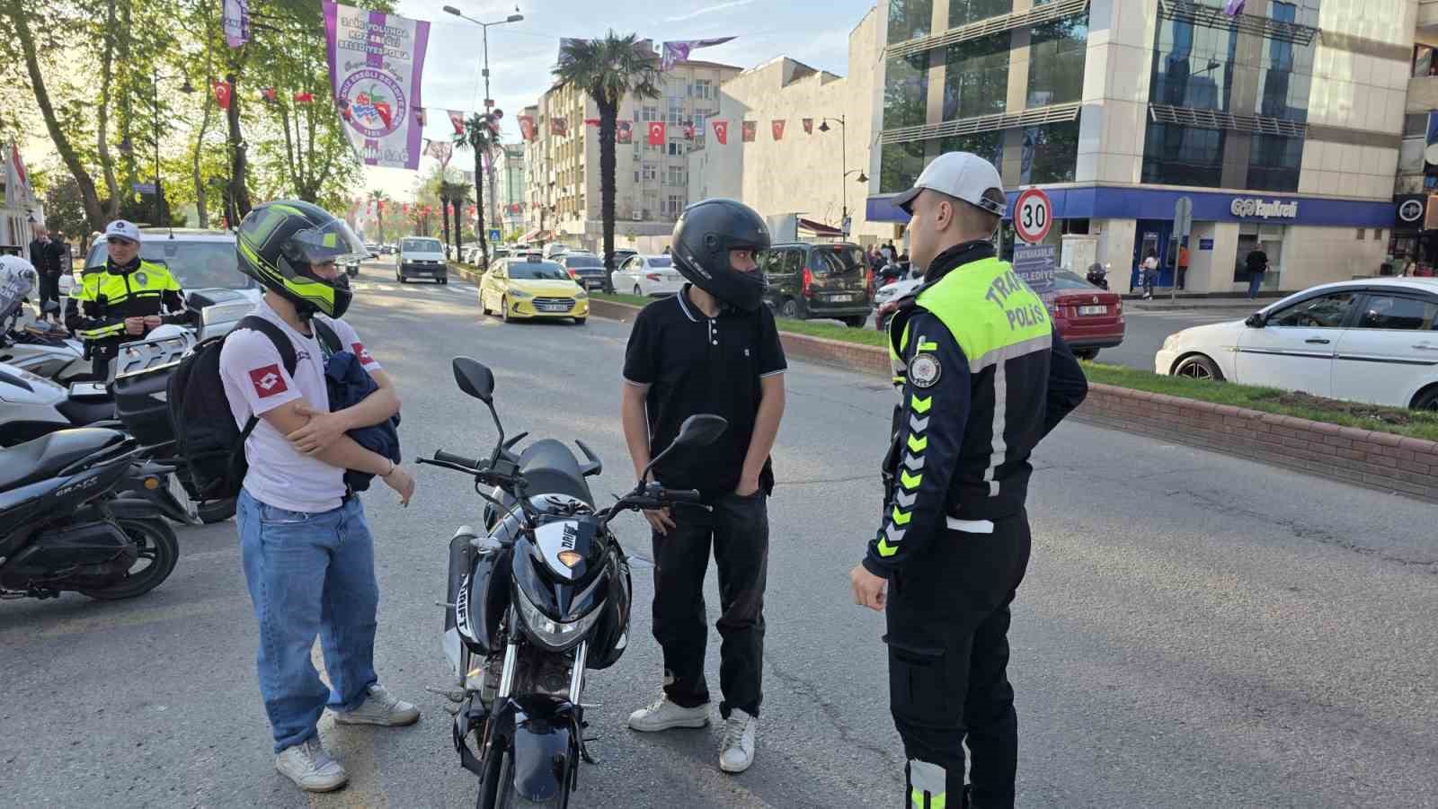 Ereğli&rsquo;de motosiklet denetimi: Trafik ekipleri g&ouml;z a&ccedil;tırmadı