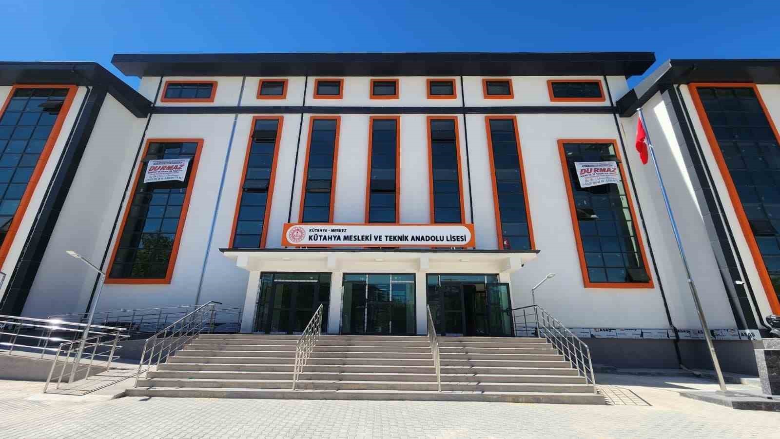 Kütahya’da meslek liseleri için yeni dönem: Sektörle iş birliği güçlendirilecek
