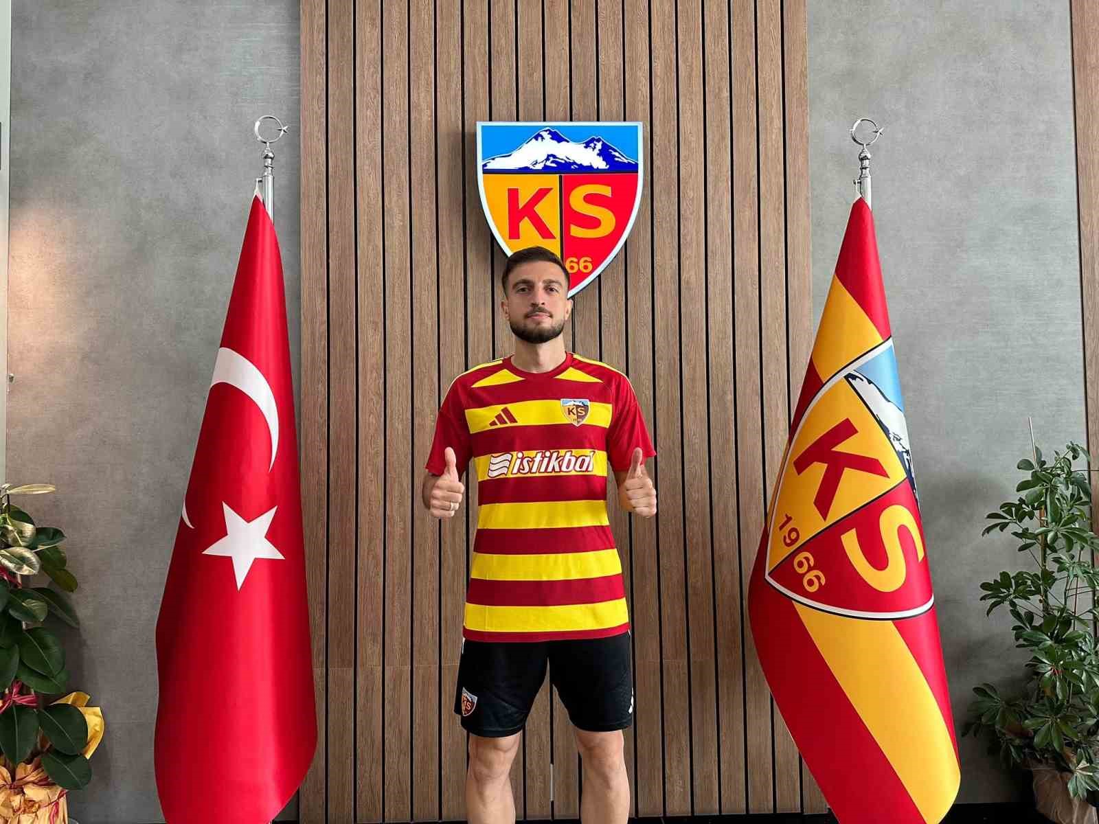 Kayserispor; Murat Cem Akpınar ve Ensar Kemaloğlu&rsquo;nu a&ccedil;ıkladı