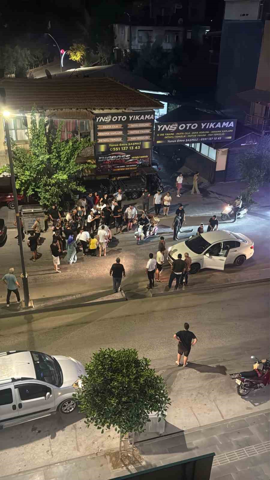 İşyeri bahçesinde mangal yakan ailenin aniden yola fırlayan 2 yaşındaki çocuğu ölümden döndü