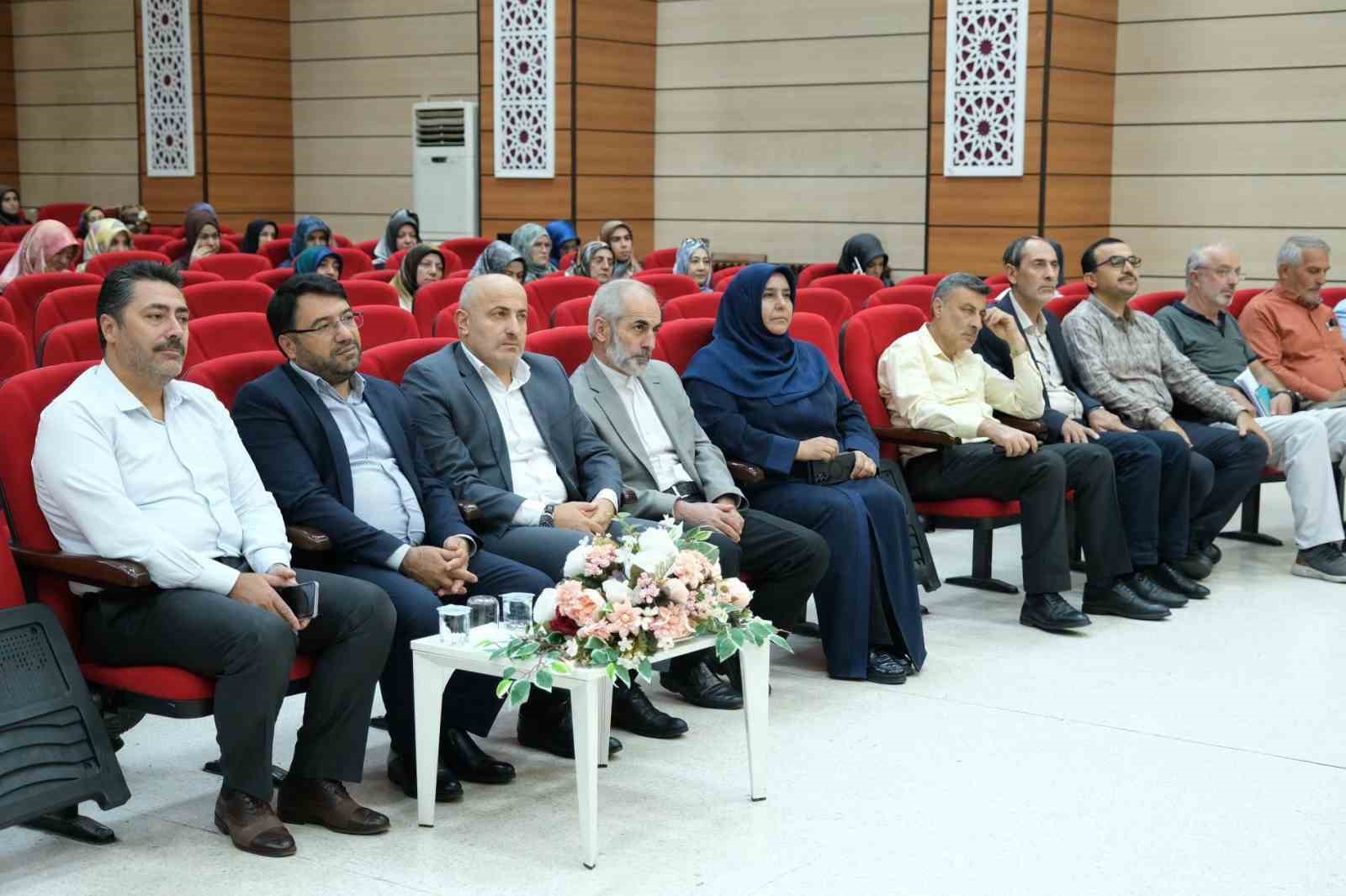Erzincan İl M&uuml;ft&uuml;s&uuml; Fakirullahoğlu personelle vedalaştı