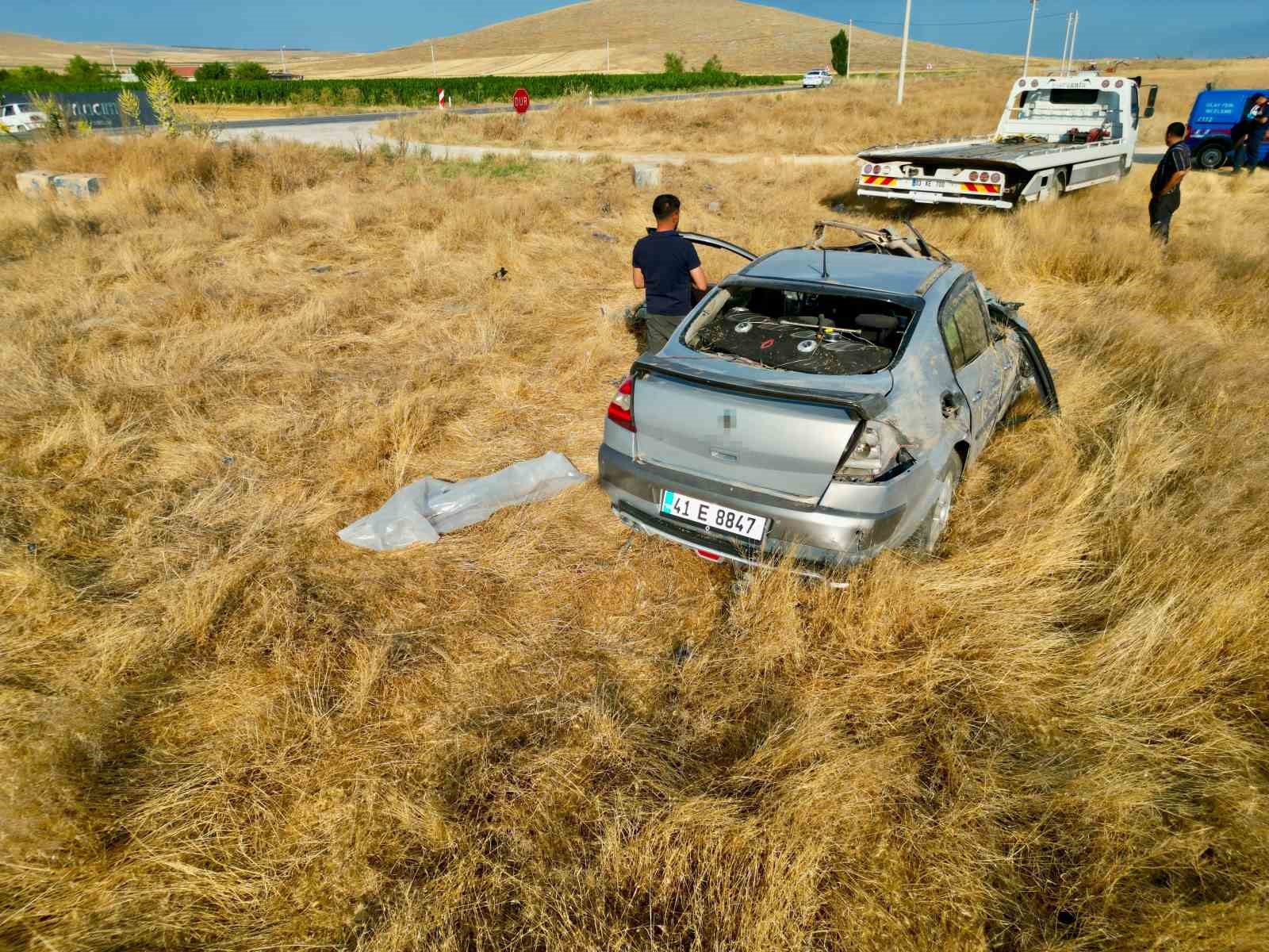 Hurdaya d&ouml;nen otomobil s&uuml;r&uuml;c&uuml;s&uuml; hayatını kaybetti