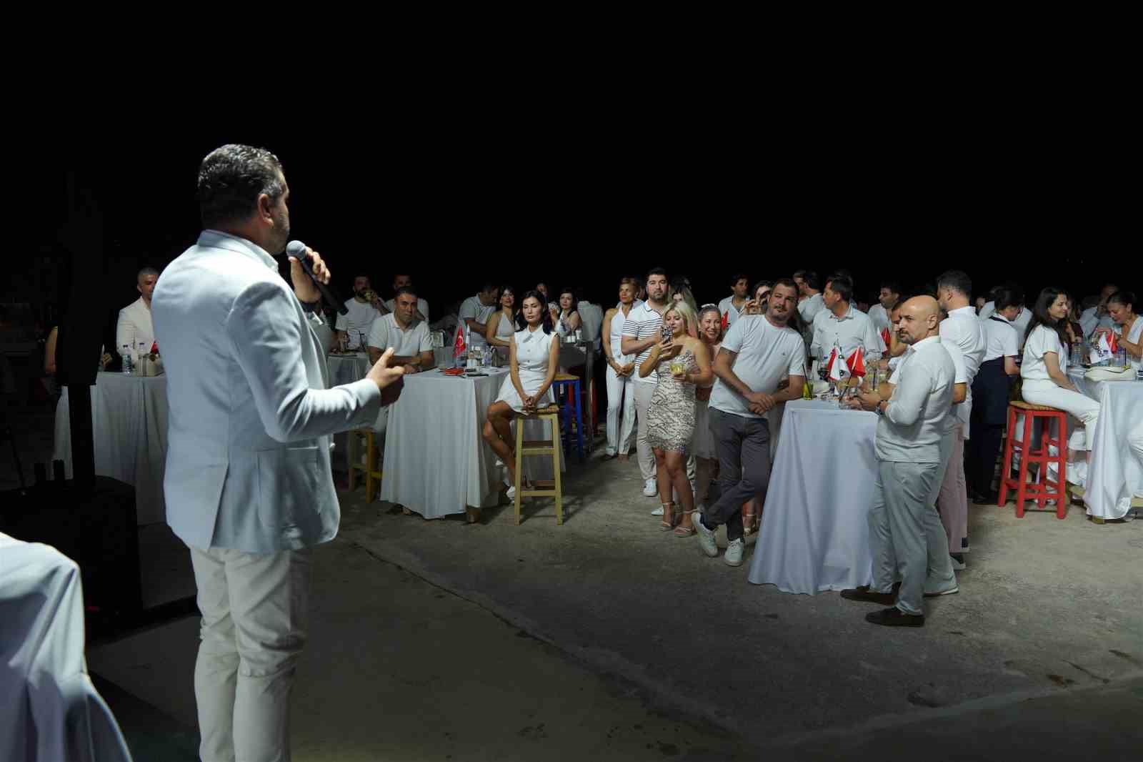 Genç iş dünyası dostluk, dayanışma ve beyazın birleştirici gücünde buluştu