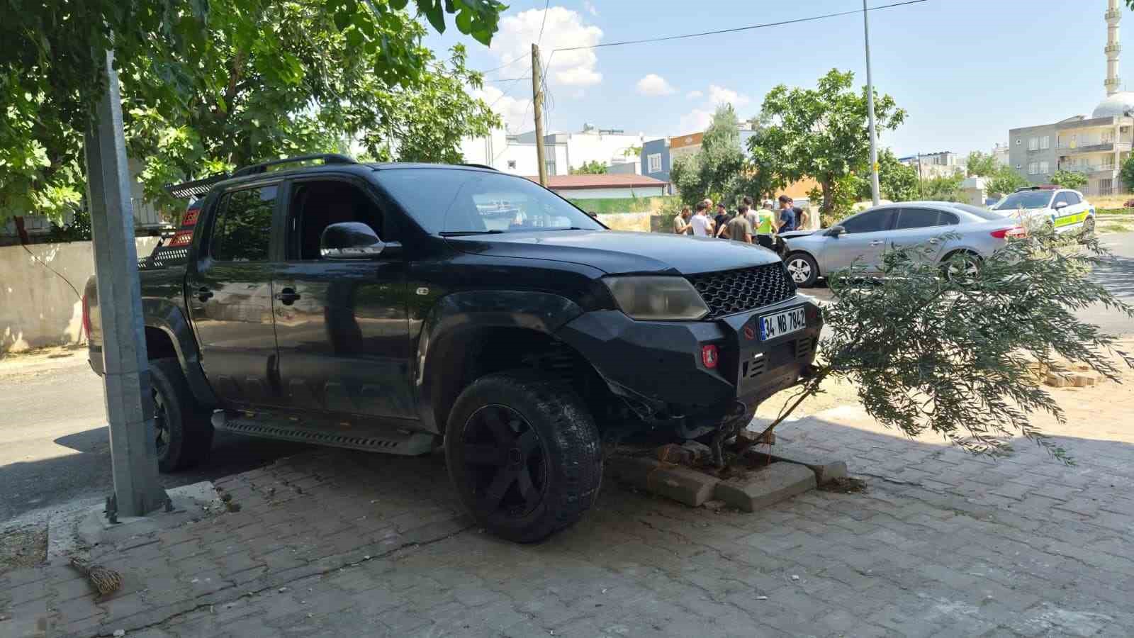 Pikap ile otomobil çarpıştı: 1 yaralı