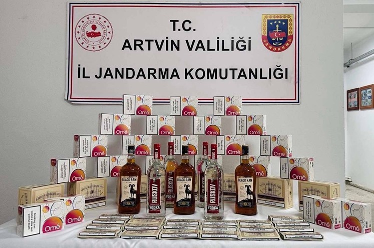 Artvin&rsquo;de jandarmadan ka&ccedil;ak&ccedil;ılık operasyonu