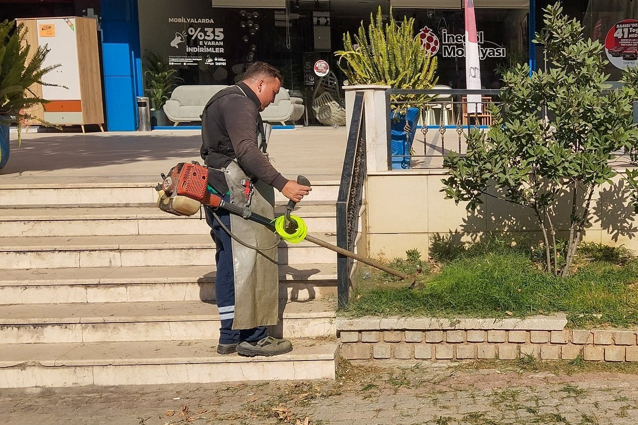 Efeler Belediyesi&rsquo;nden yeşil alanlarda &ccedil;alışma