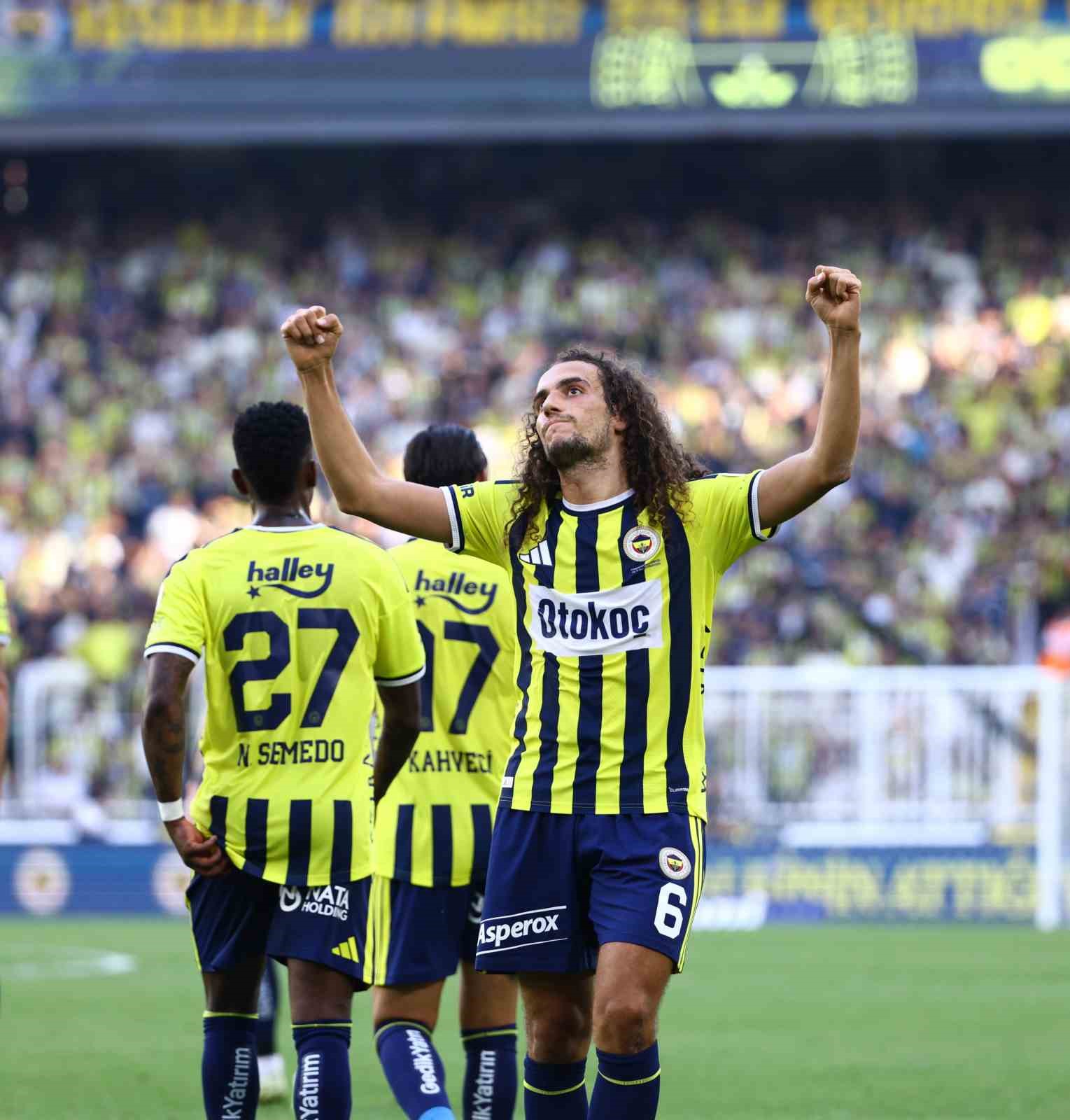 Trendyol Süper Lig: Fenerbahçe: 5 - Eyüpspor: 0 (İlk yarı)