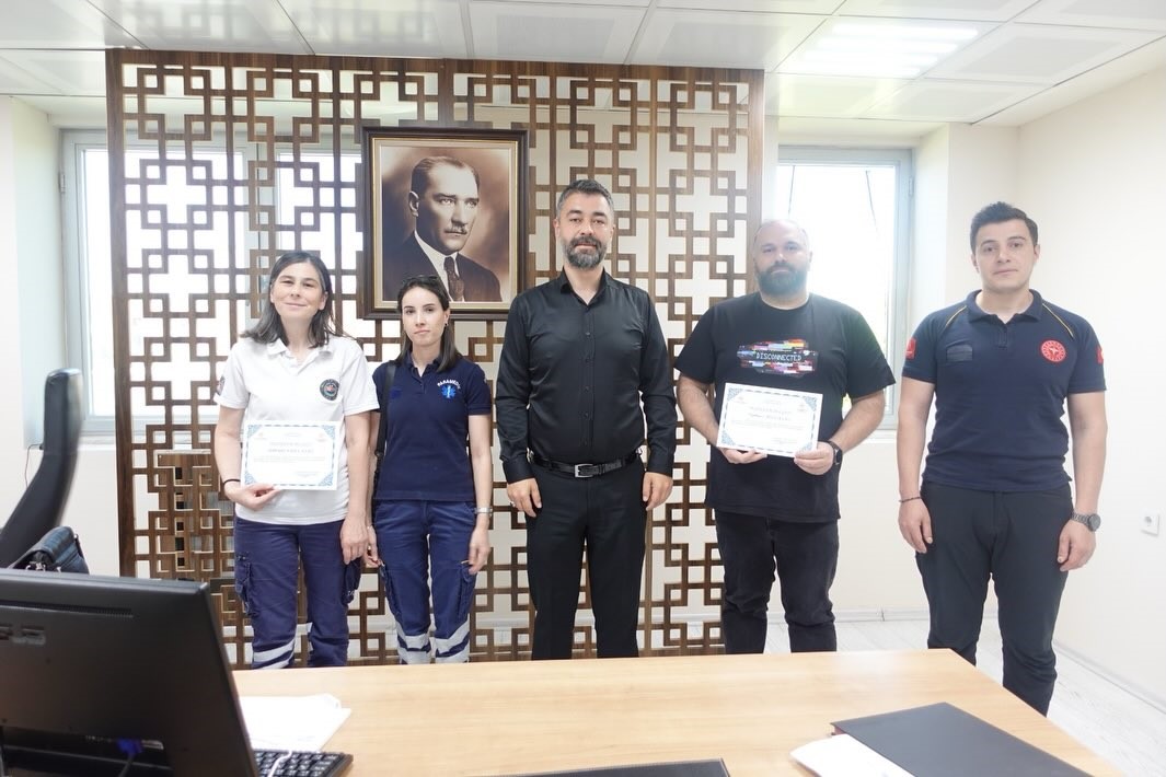 Eskişehir’de başarılı Acil Sağlık ekiplerine başarı ve teşekkür belgesi verildi