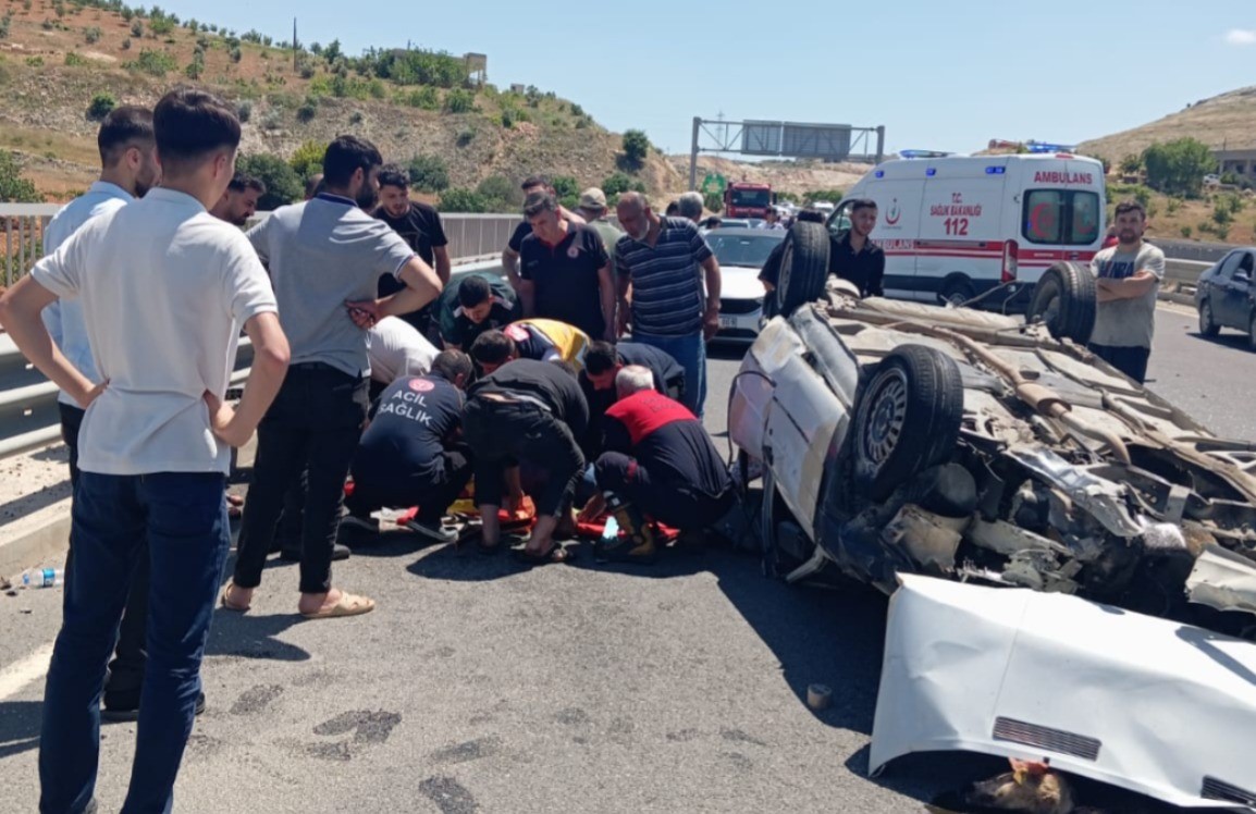 Şanlıurfa&rsquo;da kurban kesimi sonrası kaza: 5 yaralı