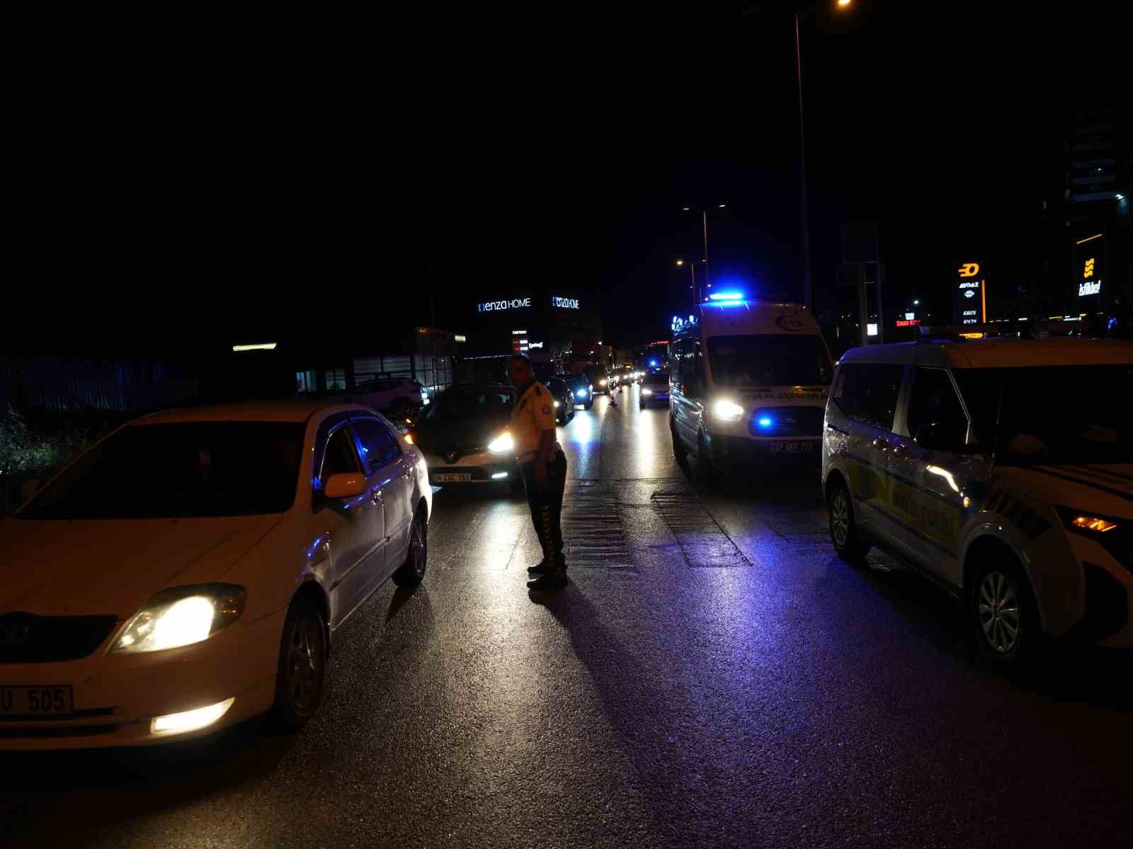 Kastamonu’da can pazarı: Yaralıyı kurtarmaya çalışanlara başka bir araç çarptı : 6 yaralı