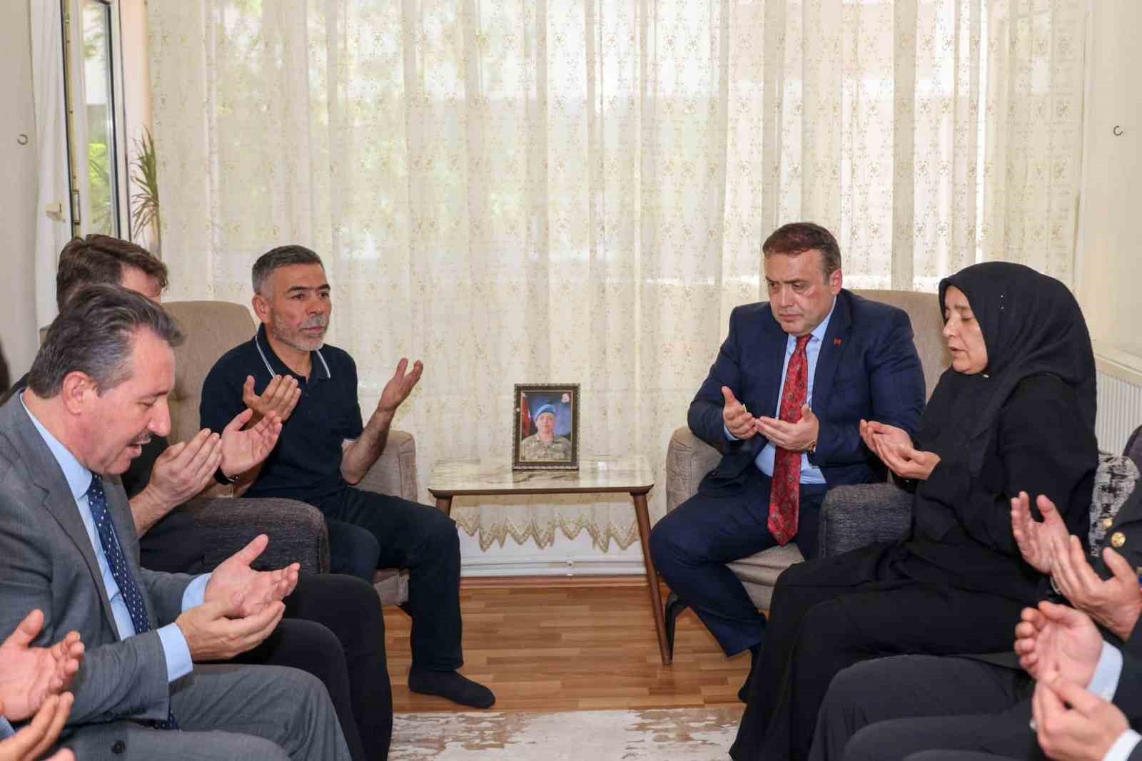 Vali Sözer, şehit Abdurrahman Hilal’in ailesini ziyaret etti