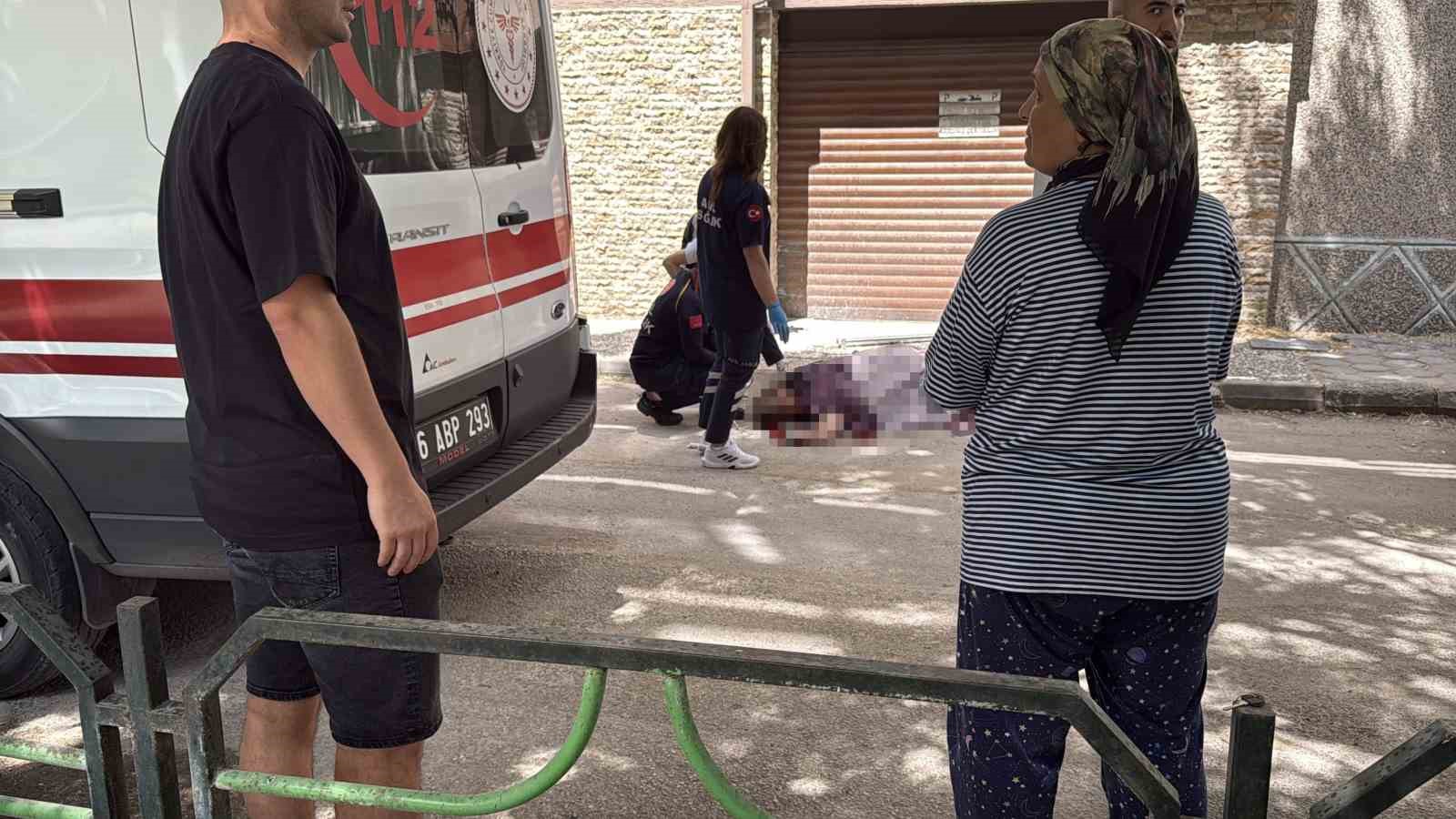 Eskişehirde 3’üncü kattan düşen 61 yaşındaki kadın hayatını kaybetti