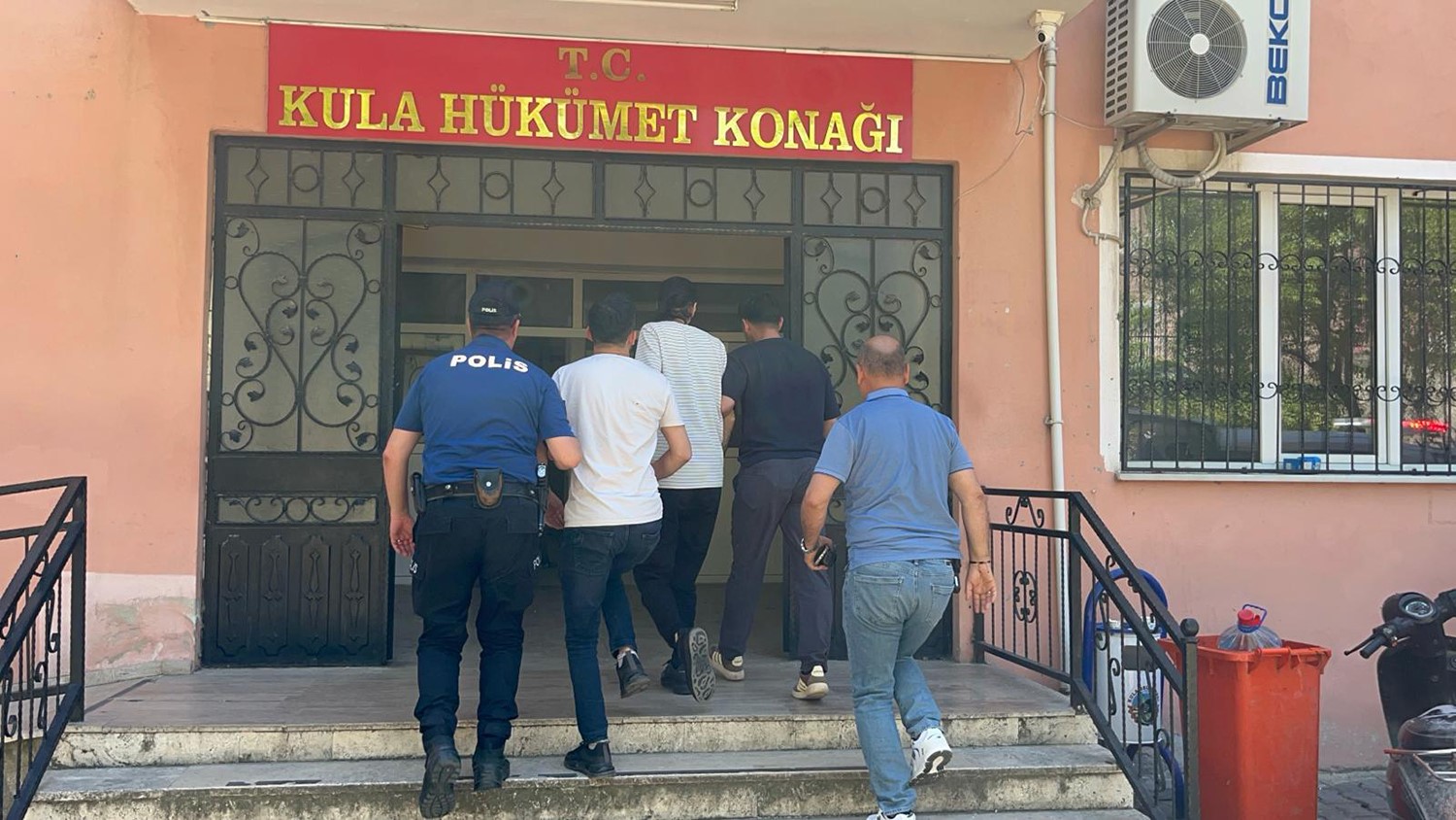 Manisa&rsquo;da pompalı t&uuml;fekli saldırıda bir ş&uuml;pheli tutuklandı