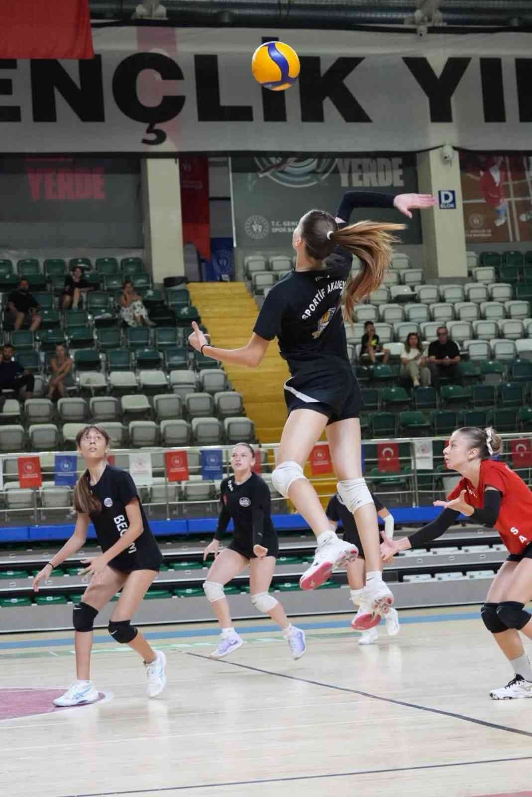 Voleybolda Muğla il karması hazırlıklarını tamamladı