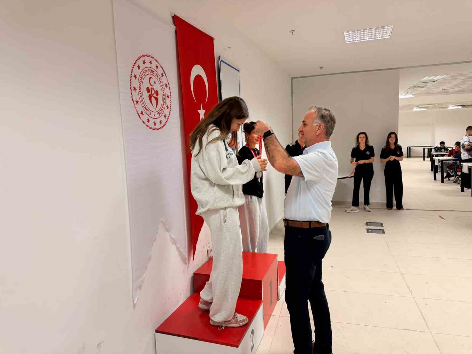 10. Bizim &Ccedil;ocuklar Satran&ccedil; Şampiyonası Eskişehir İl Elemeleri yapıldı