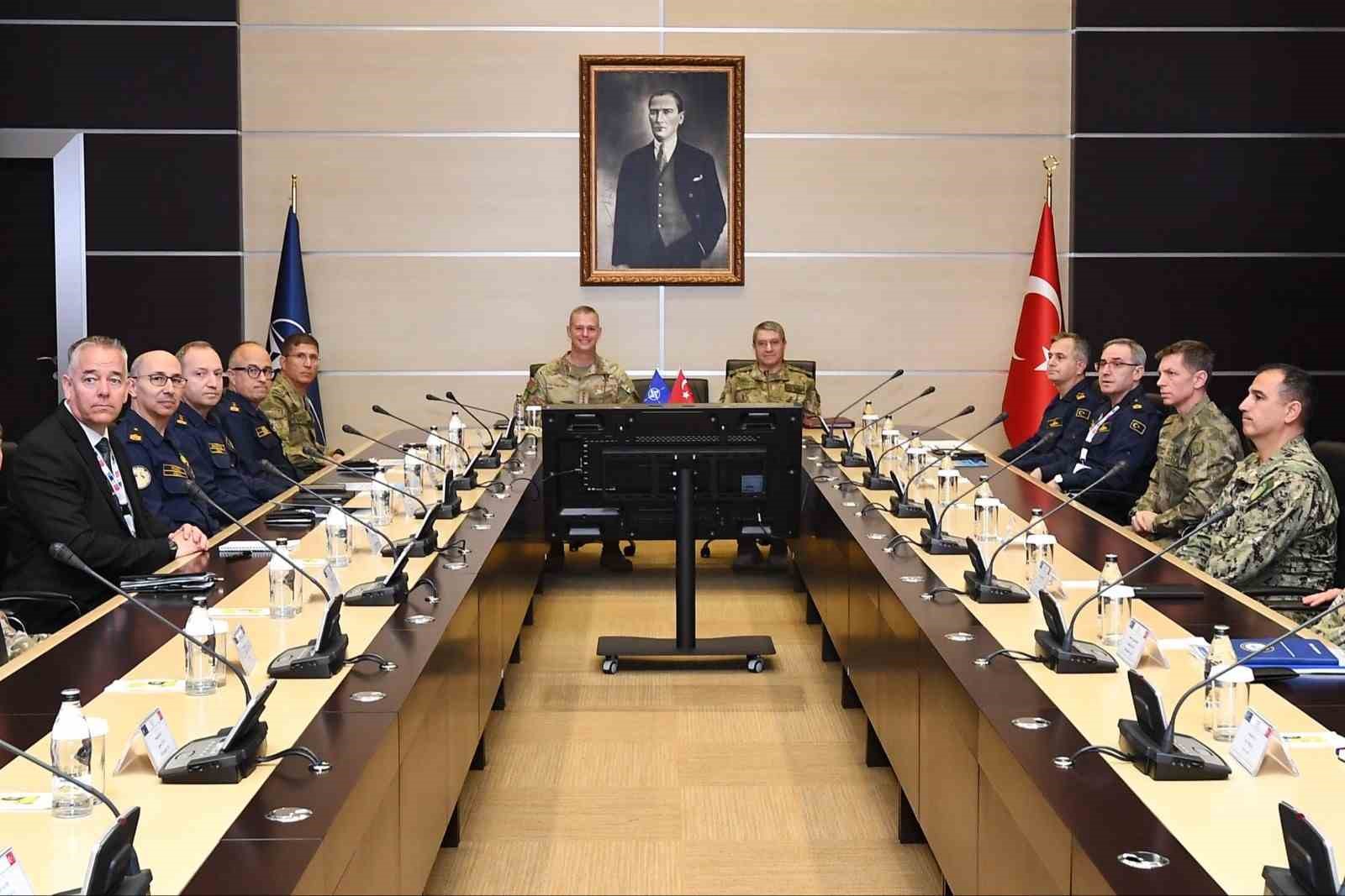 Genelkurmay Başkanı Bayraktaroğlu, NATO Avrupa Müttefik Yüksek Komutanı Grynkewich ile görüştü
