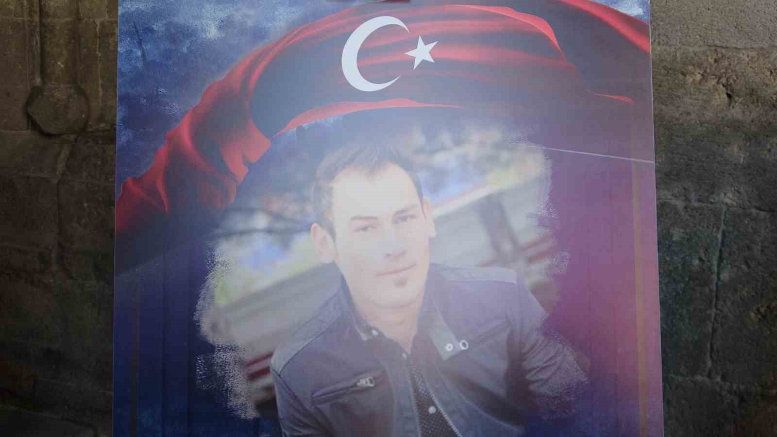 15 Temmuz şehidi oğlu için "Oğul" şiirini yazdı