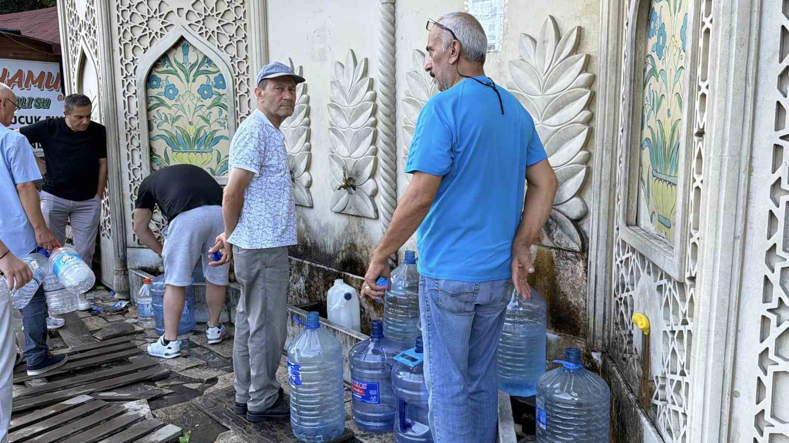 Bu su i&ccedil;in şehir dışından geliyorlar