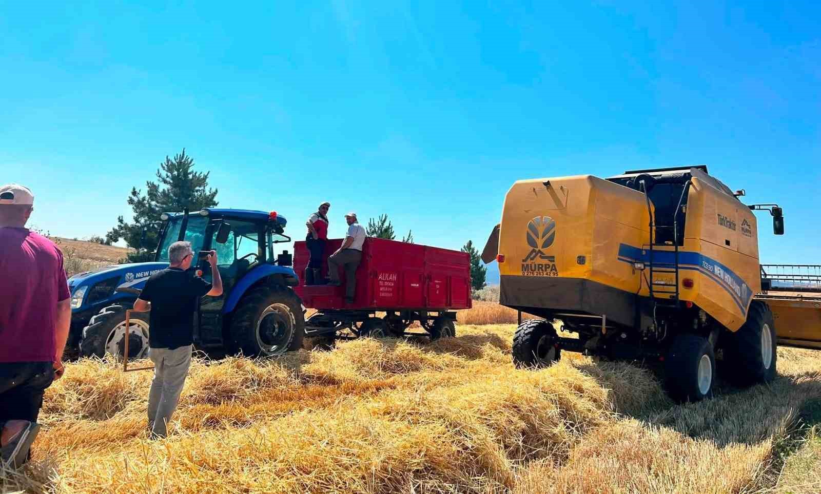Kütahya’da yerli ve milli arpa çeşitlerinin hasadı yapıldı