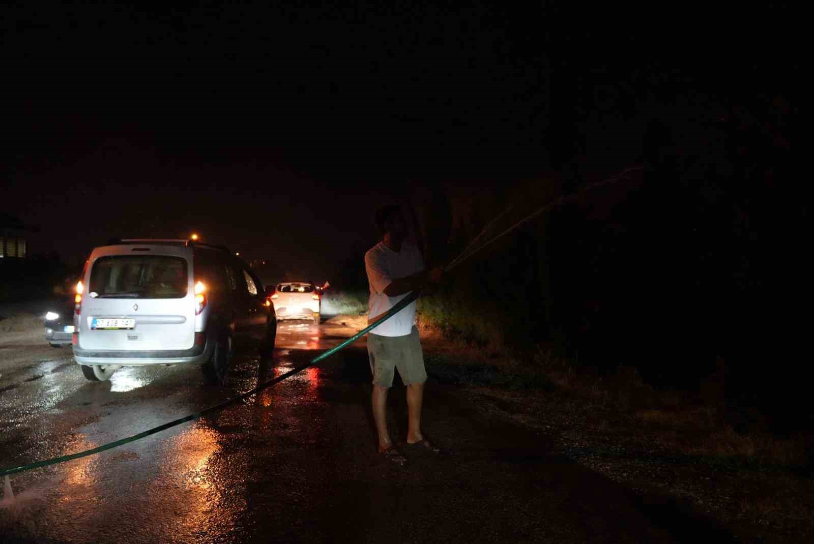 Fethiye’deki orman yangınına müdahale sürüyor: Ekipler ve vatandaşlar seferber oldu