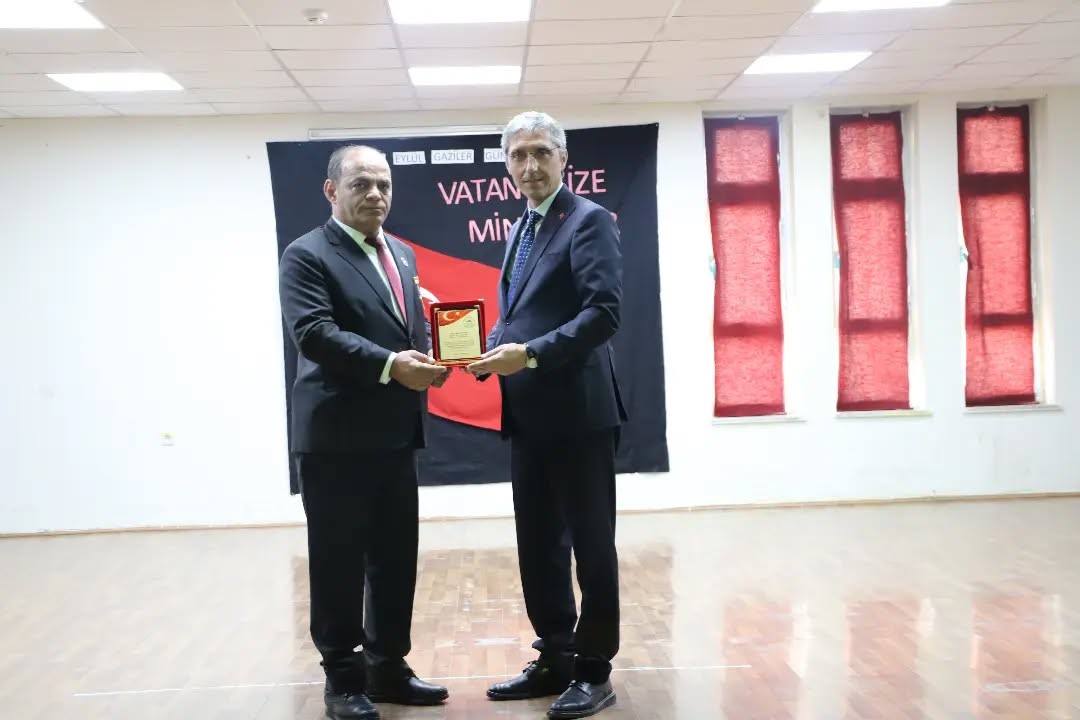 Bayburt’ta öğrencilerden ’Gaziler Günü’ programı