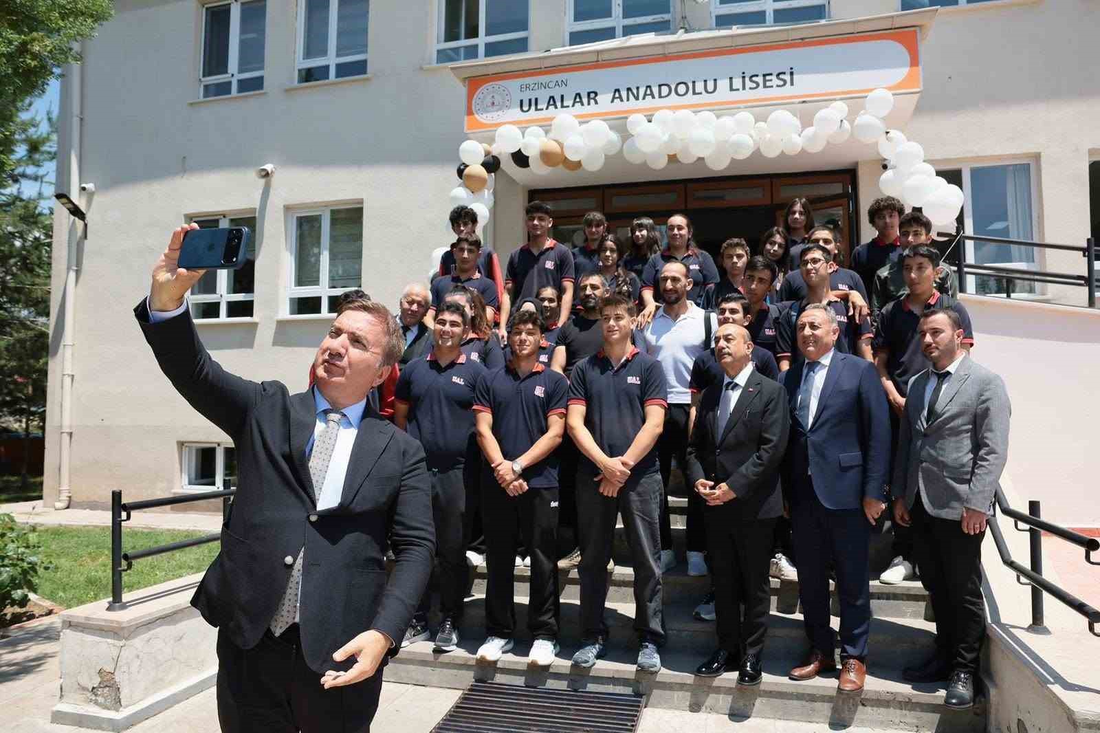 Vali Aydoğdu’dan YKS’ye hazırlanan öğrencilere başarı dileği