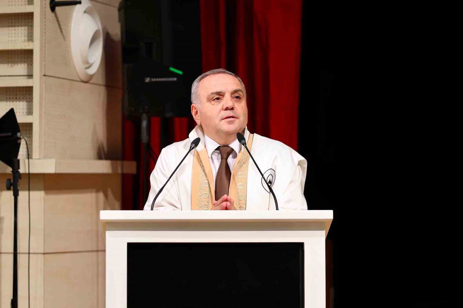 ERÜ Diş Hekimliği Fakültesi 17. dönem mezunlarını verdi