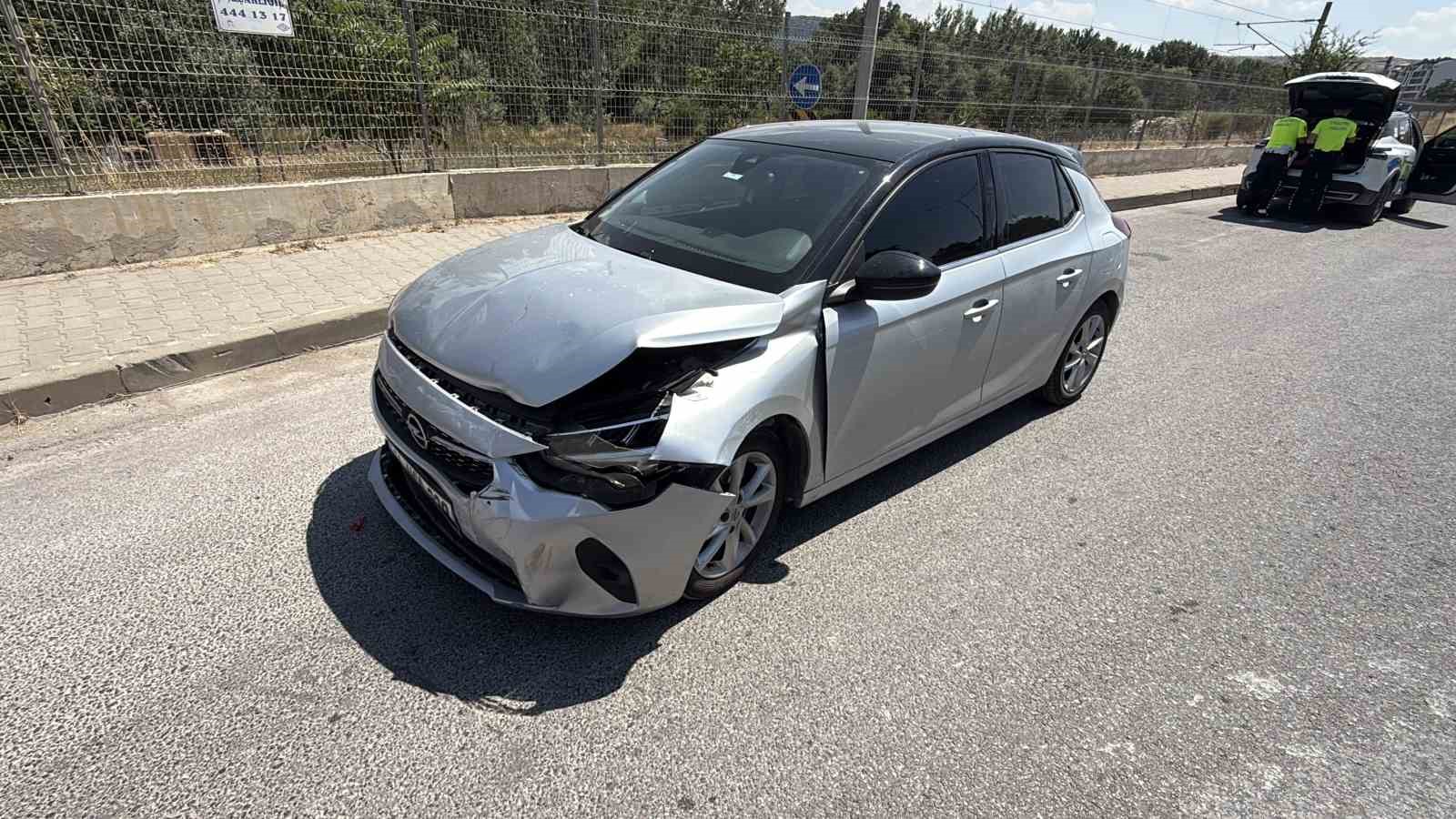 İki aracın çarpıştığı kaza sonrası polise zorluk çıkaran şahsa işlem yapıldı
