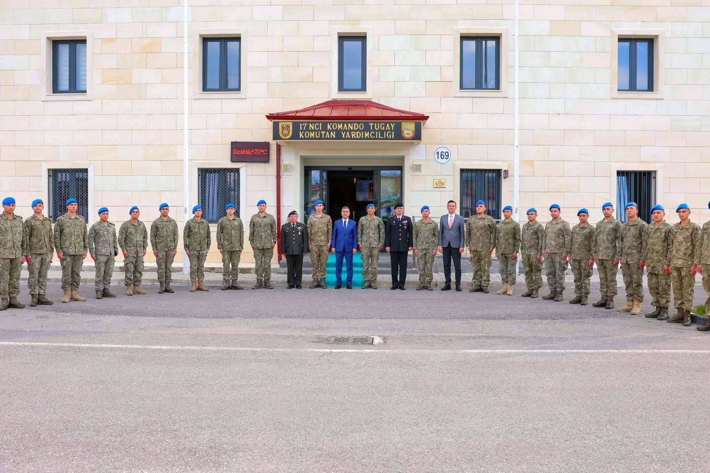 Bayburt&rsquo;ta bayram n&ouml;betindeki g&uuml;venlik g&uuml;&ccedil;leriyle bayramlaşıldı