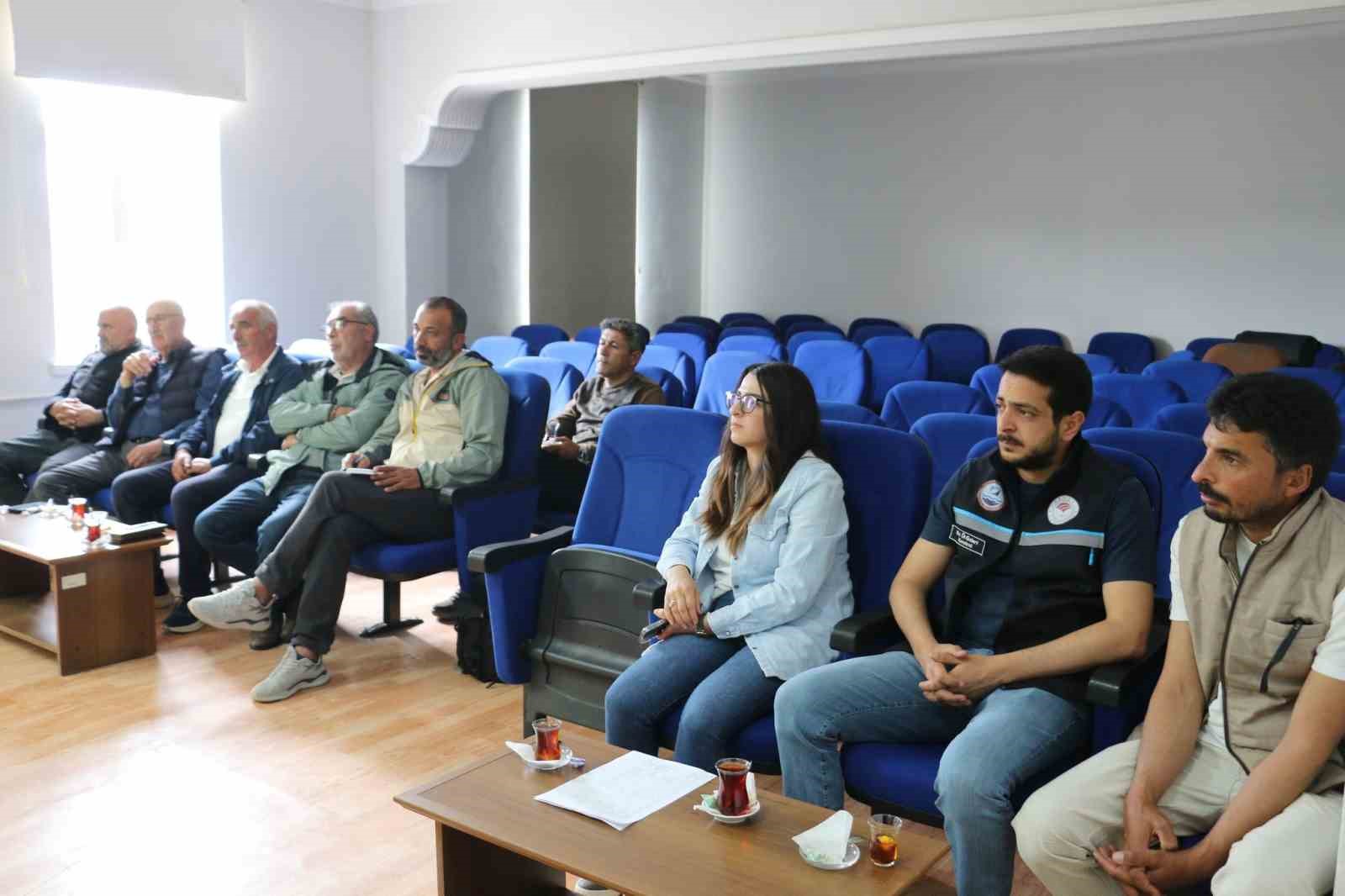 Erzincan&rsquo;da su &uuml;r&uuml;nleri sekt&ouml;r&uuml;n&uuml;n geleceği masaya yatırıldı