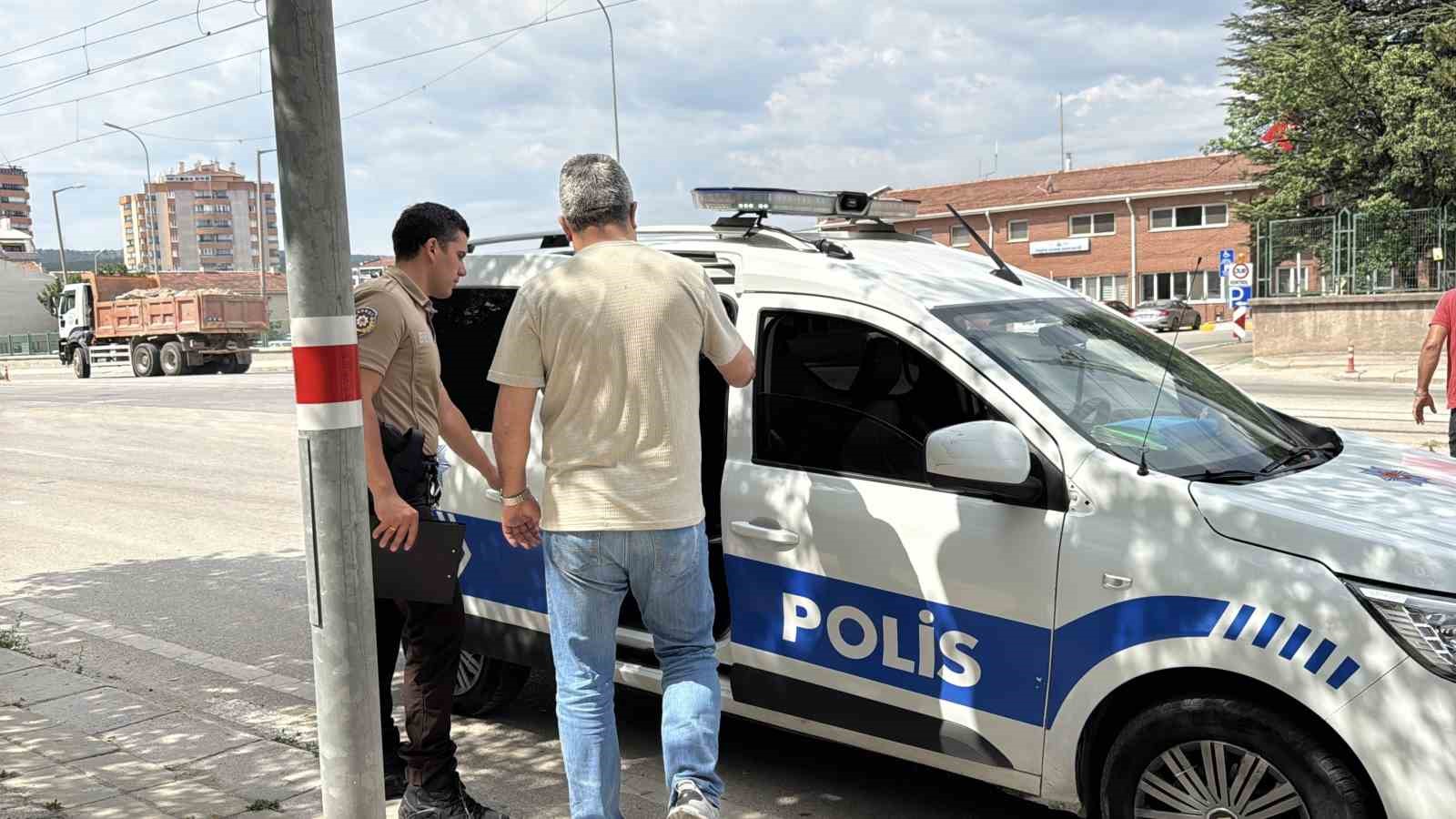 Kalabak su kamyonunun çarptığı 9 yaşındaki çocuk ağır yaralandı