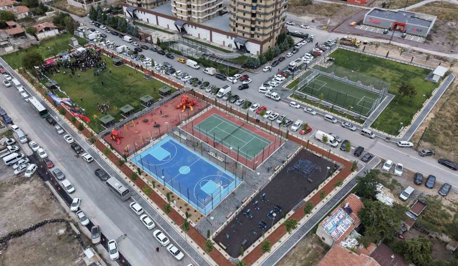 Ahmet Taş Parkı ve Sosyal Tesisi hizmete açıldı
