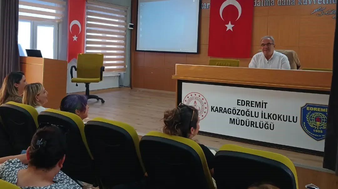 Edremit&rsquo;te y&ouml;netici adaylarına eğitim semineri