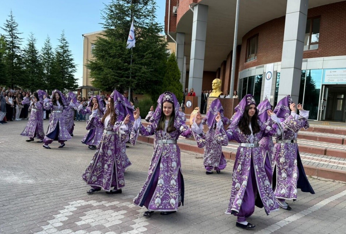 Tavşanlı Meslek Yüksek Okulu’nda mezuniyet töreni