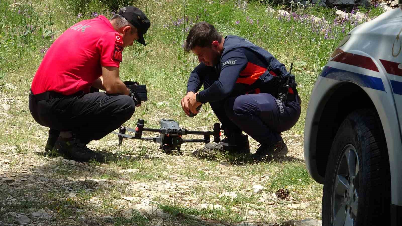 Sosyal medyadan görüp merak ettikleri Kral Havuzu yolunda kayboldular